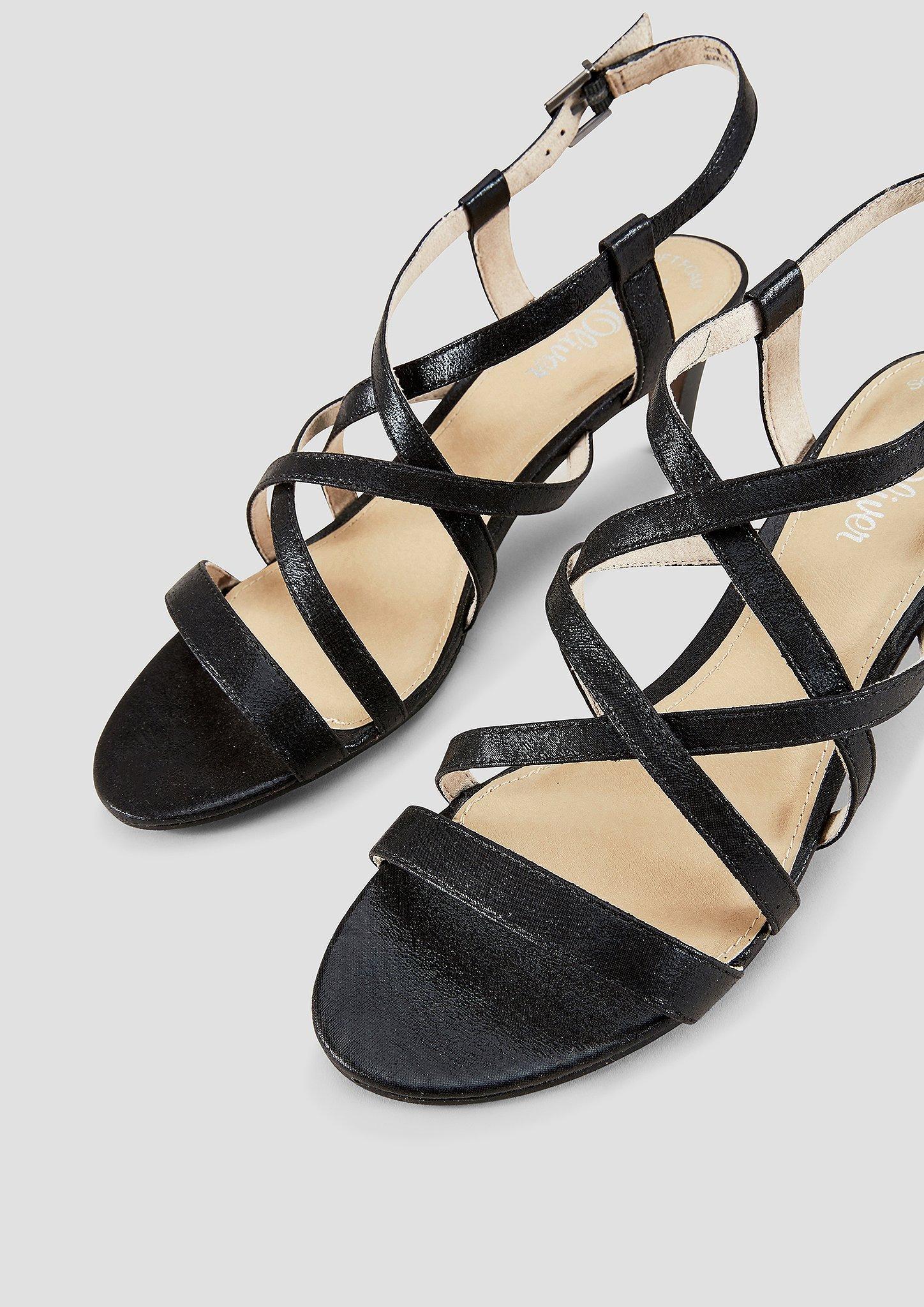 Absatz-Sandalen in 001