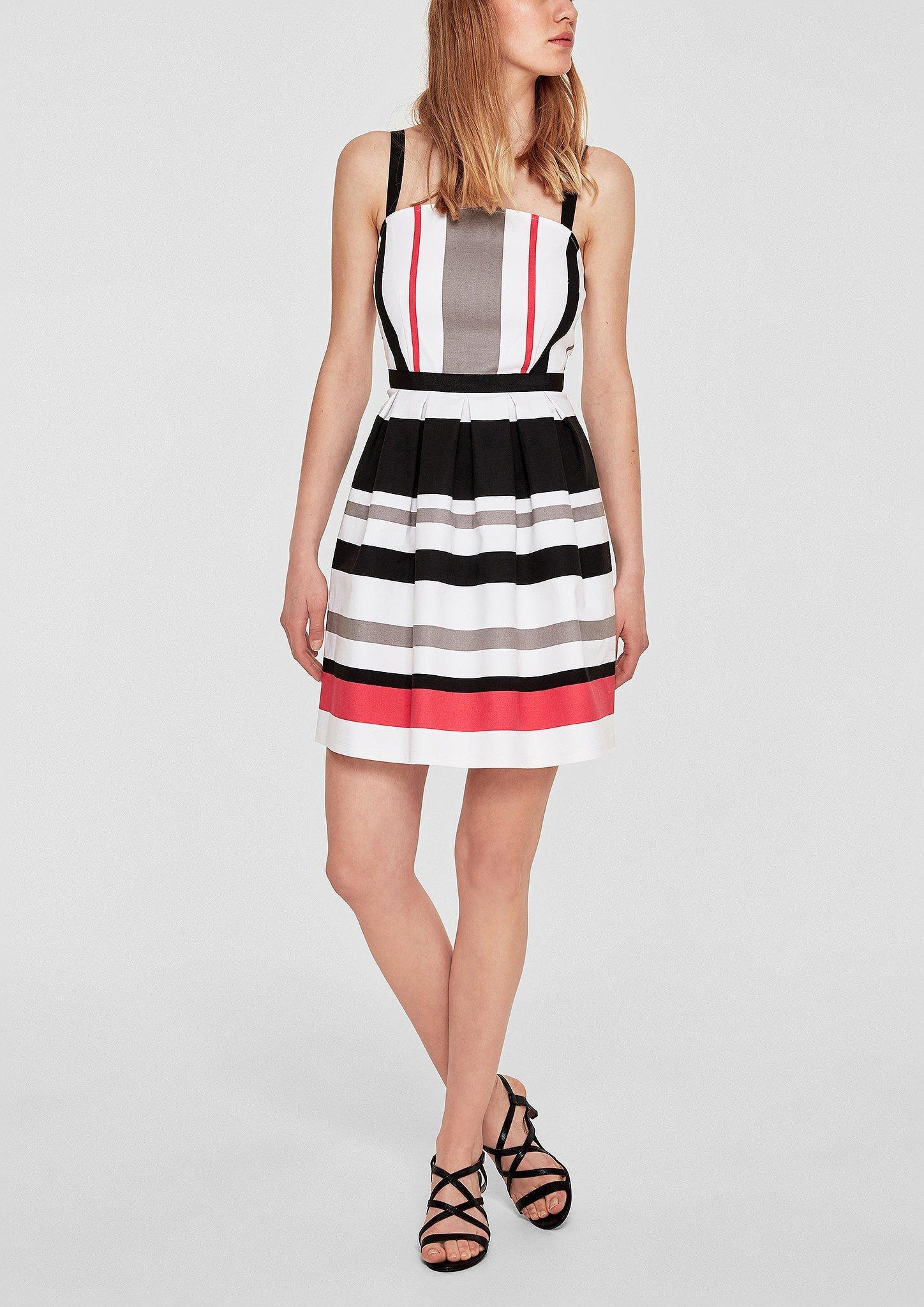 Absatz-Sandalen in 001