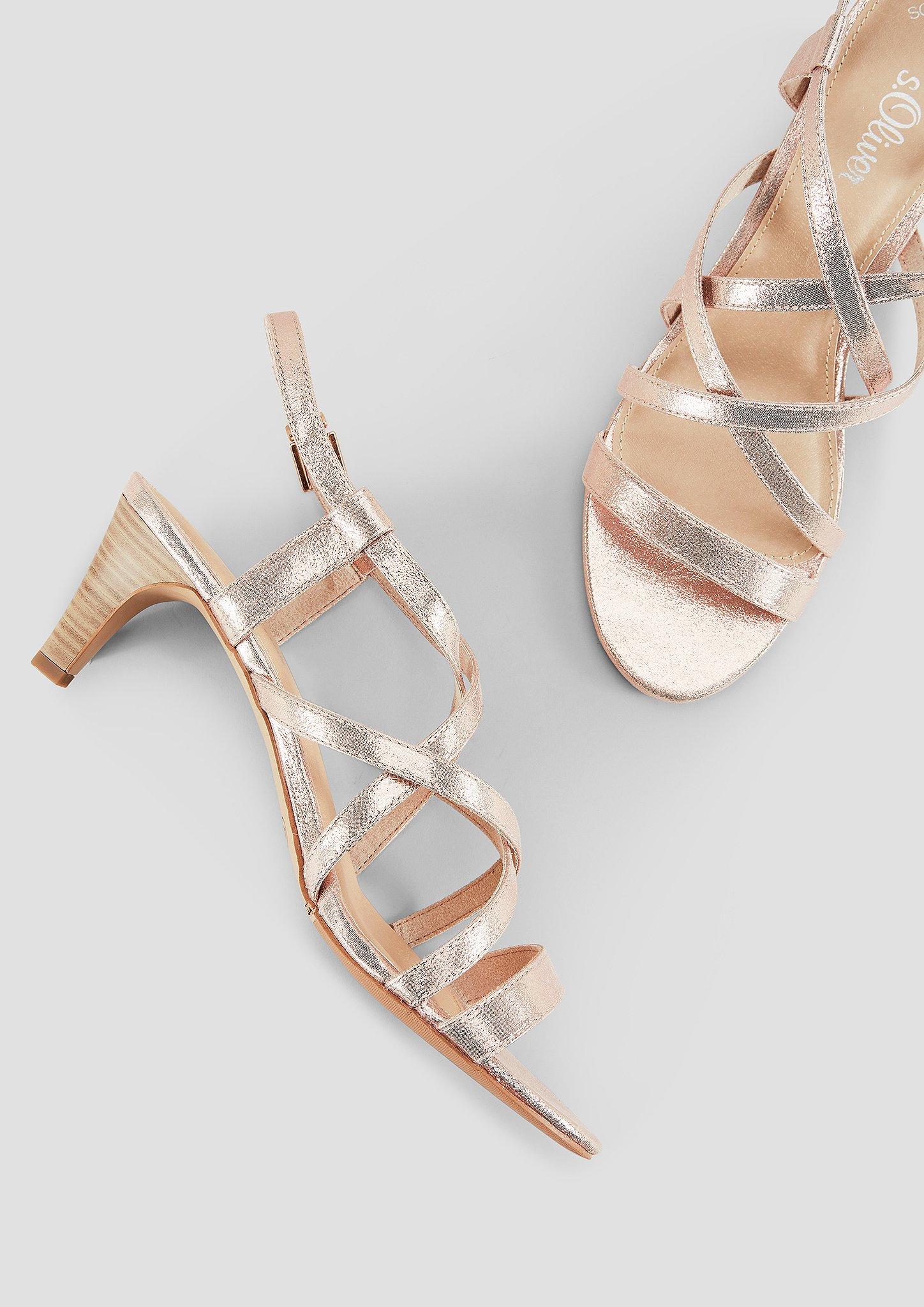 Absatz-Sandalen in 544