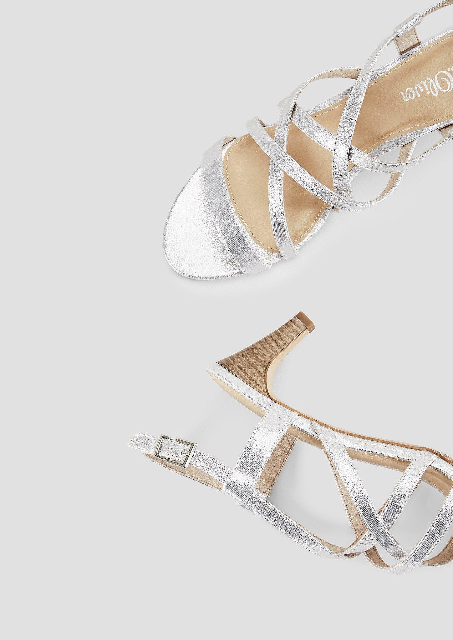 Absatz-Sandalen in 941