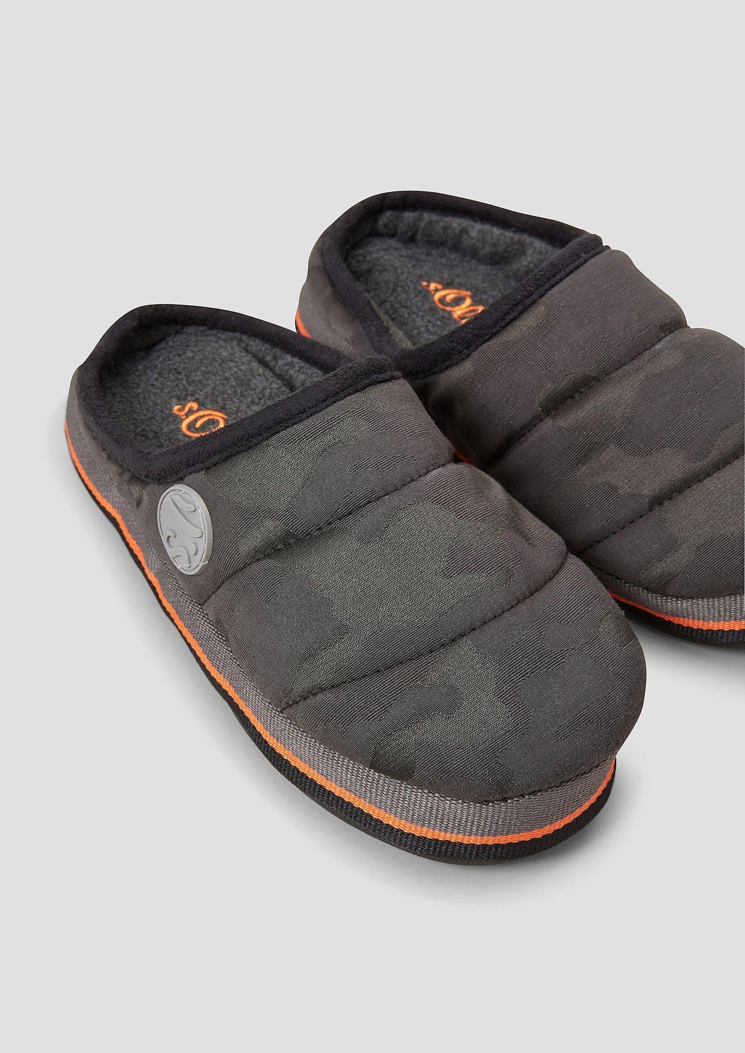 Haus-Pantoletten in 756