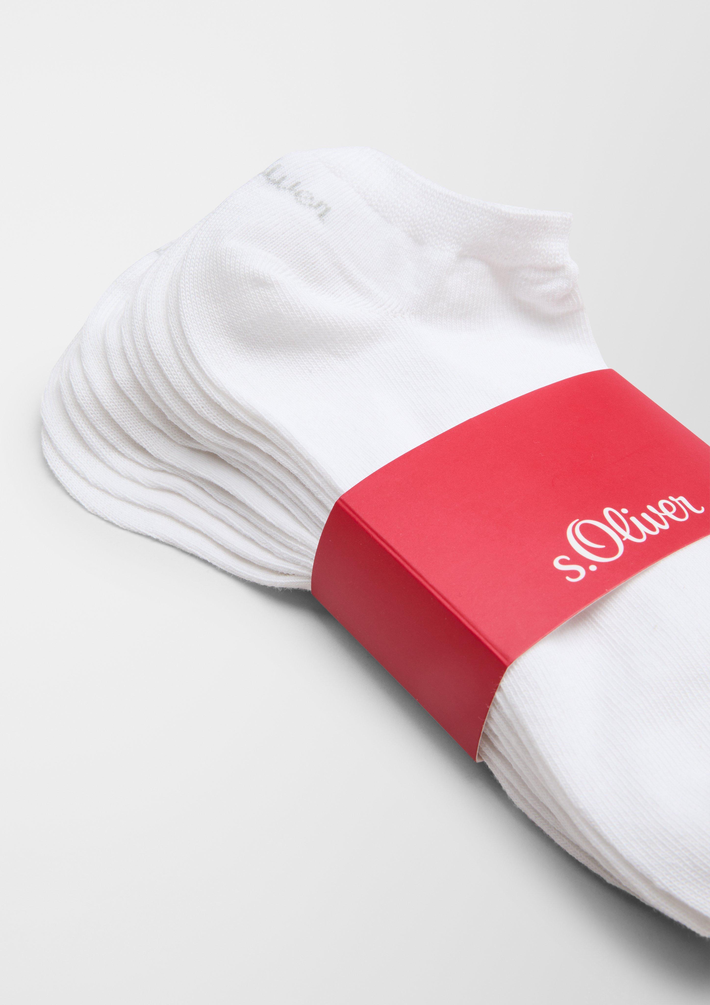 Sneakers in 0100, 9800 & 9900