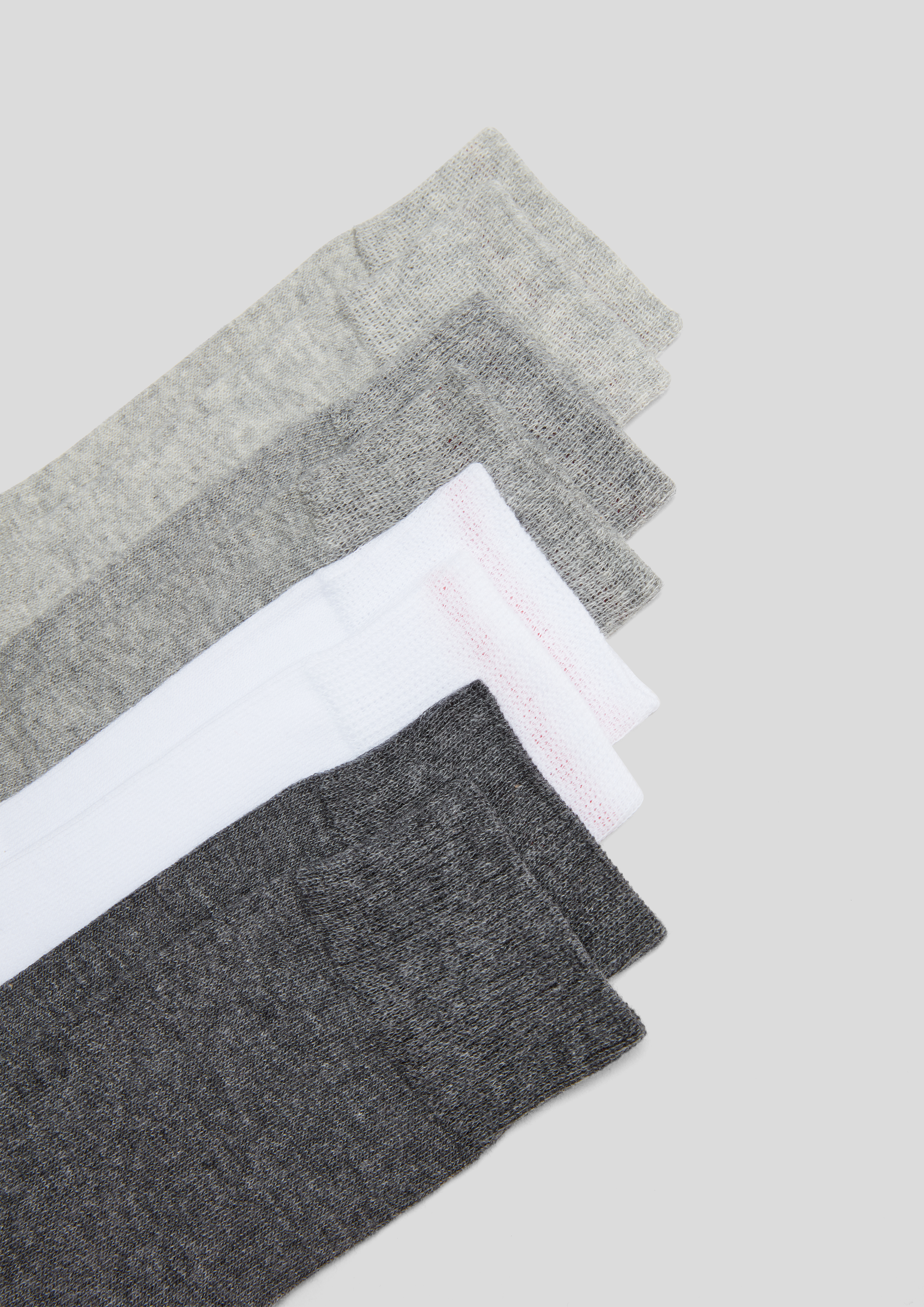 Socken in 1000, 9901, 9600, 8200, 5900 & 9300