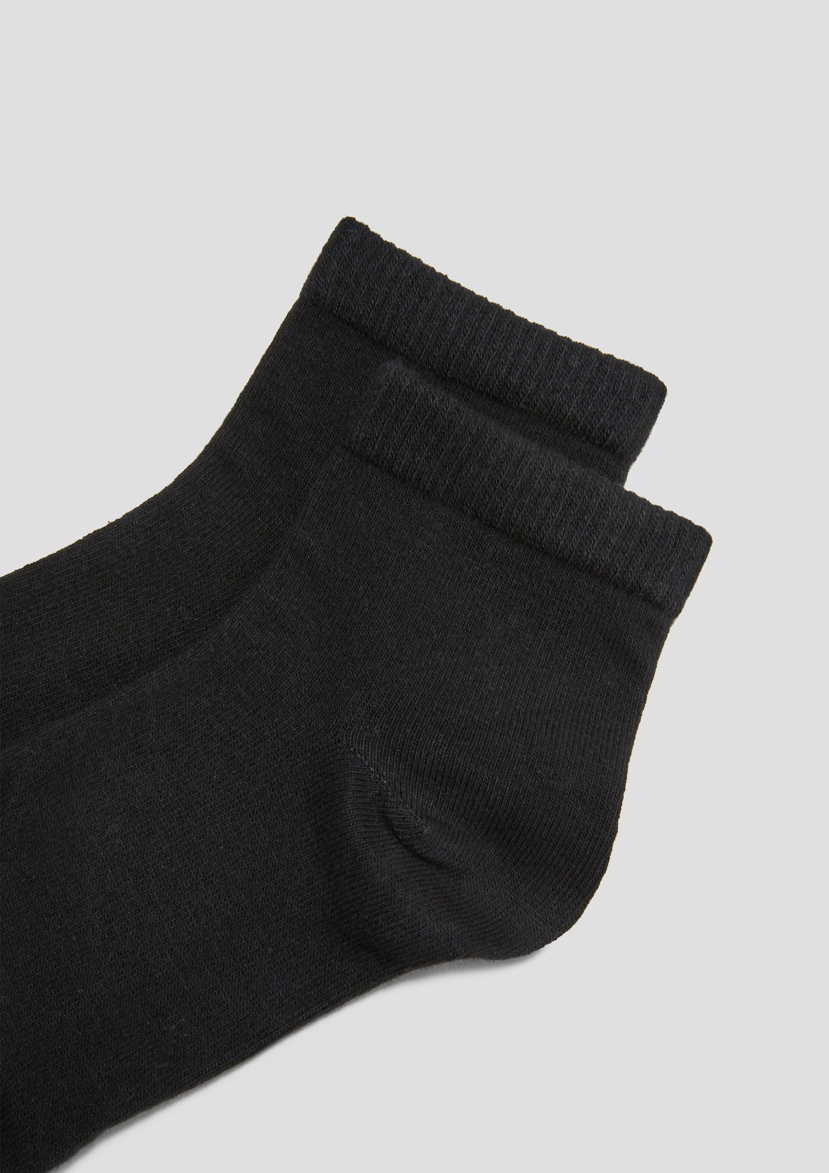 Socken in 9900, 8200, 9901, 0101, 0102, 5800, 0100 & 5900