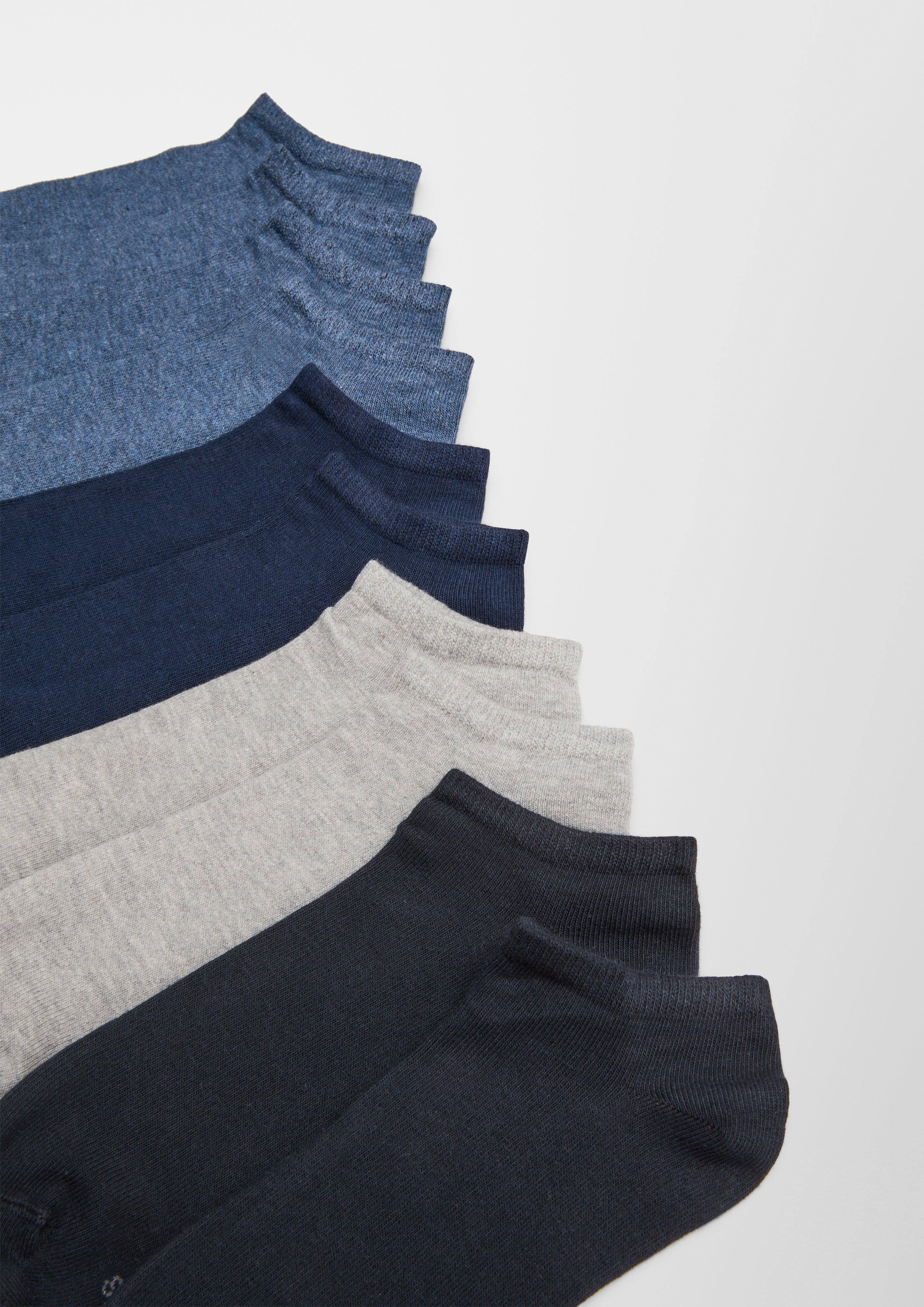 Sneakers in 5800, 9901, 0101, 0102 & 5900