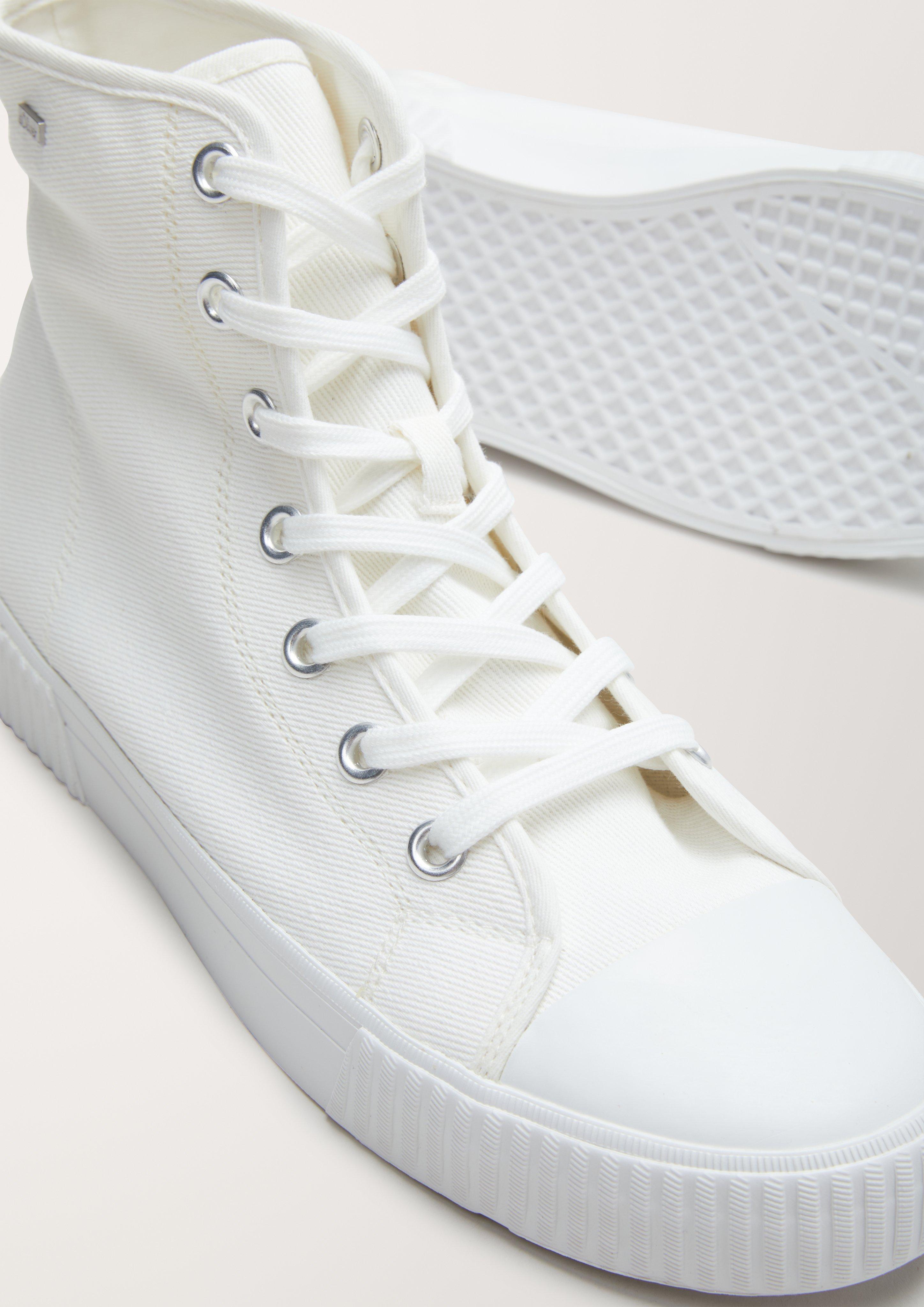 Sneaker in 100 & 805