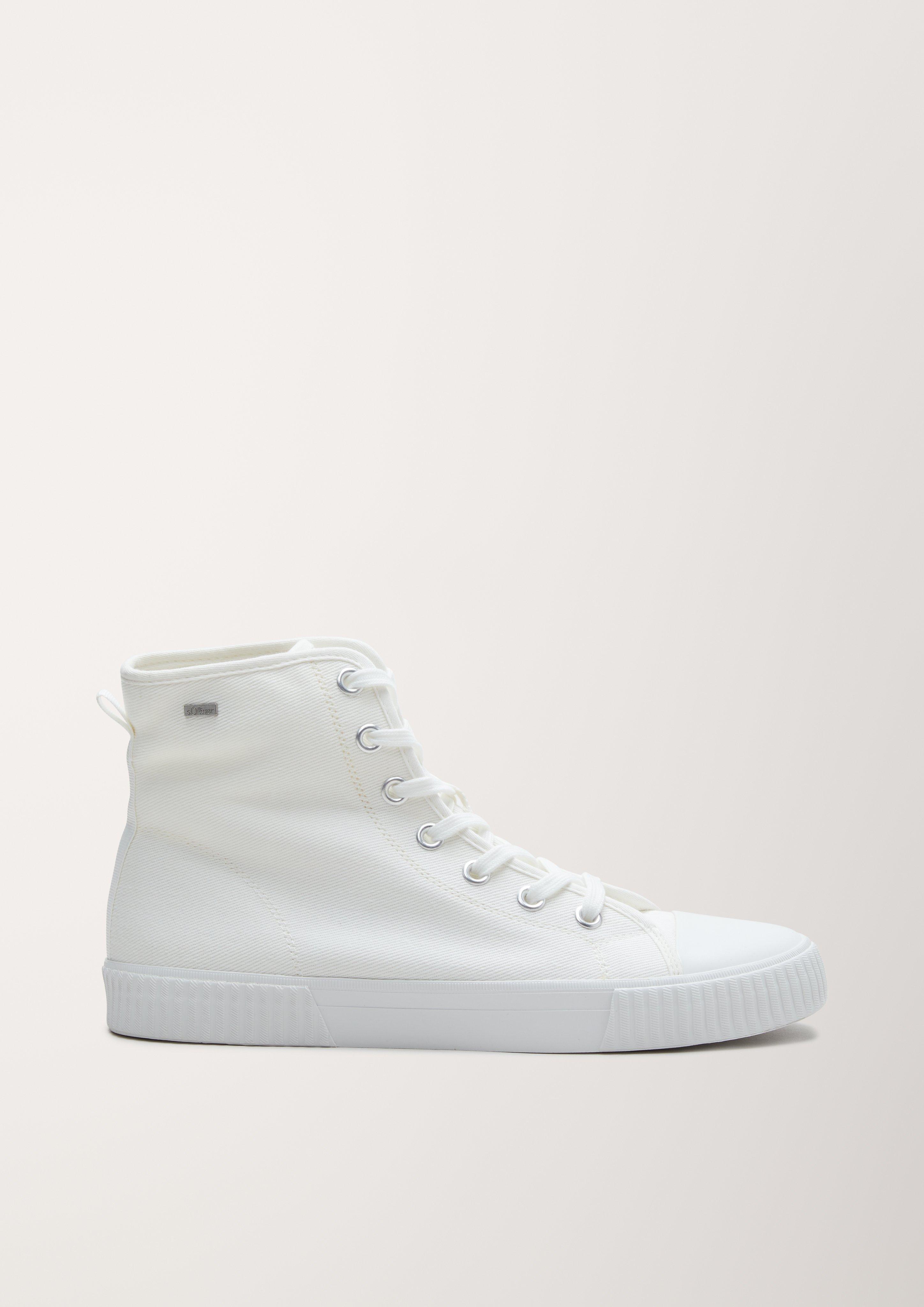 Sneaker in 100 & 805