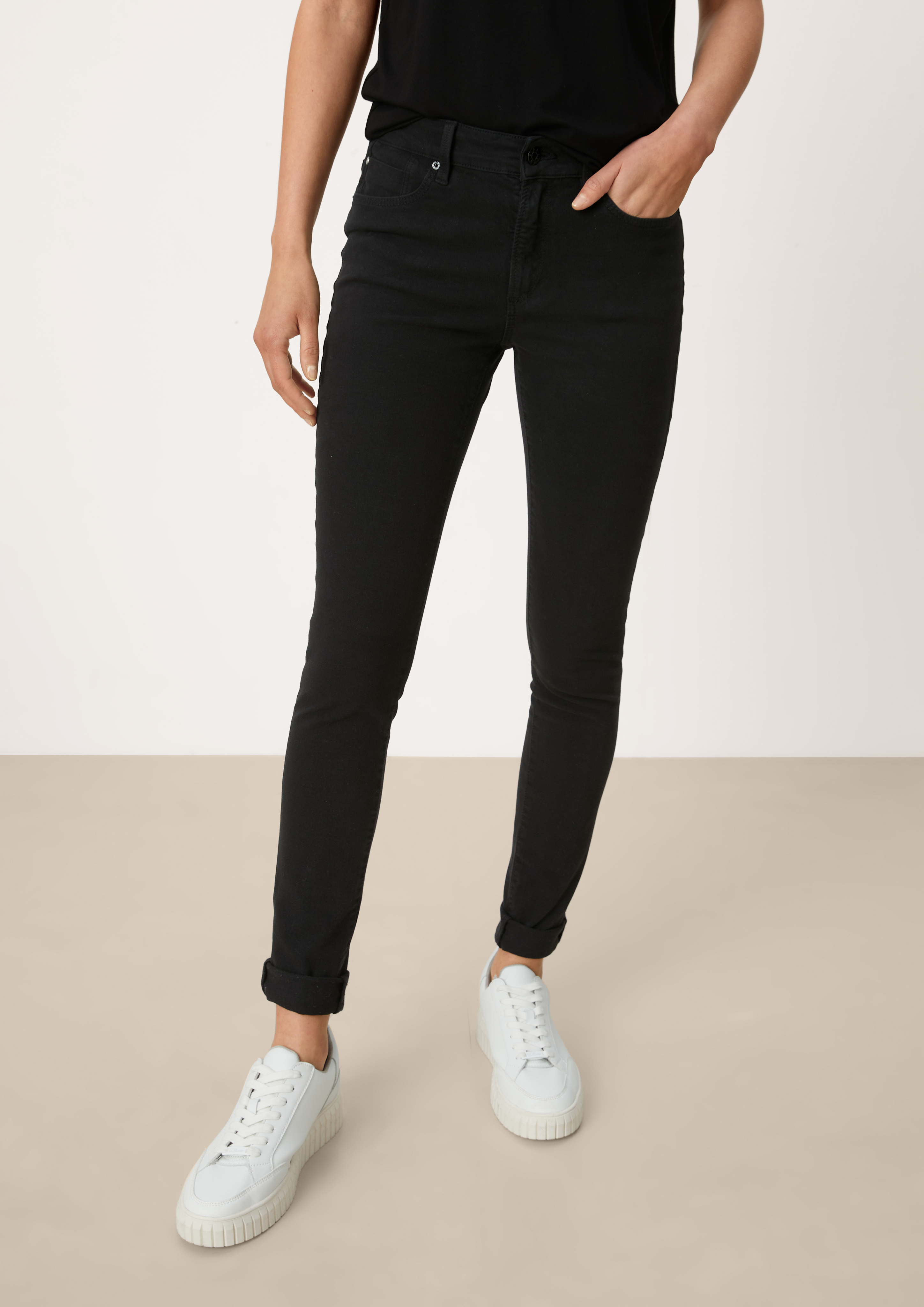 Jeans Izabell / skinny fit / mid rise / skinny leg - zwart | s.Oliver