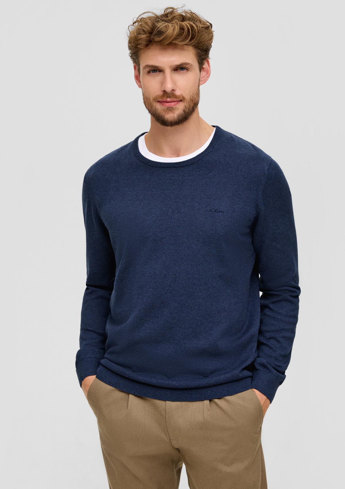 Pletený pulovr s logem