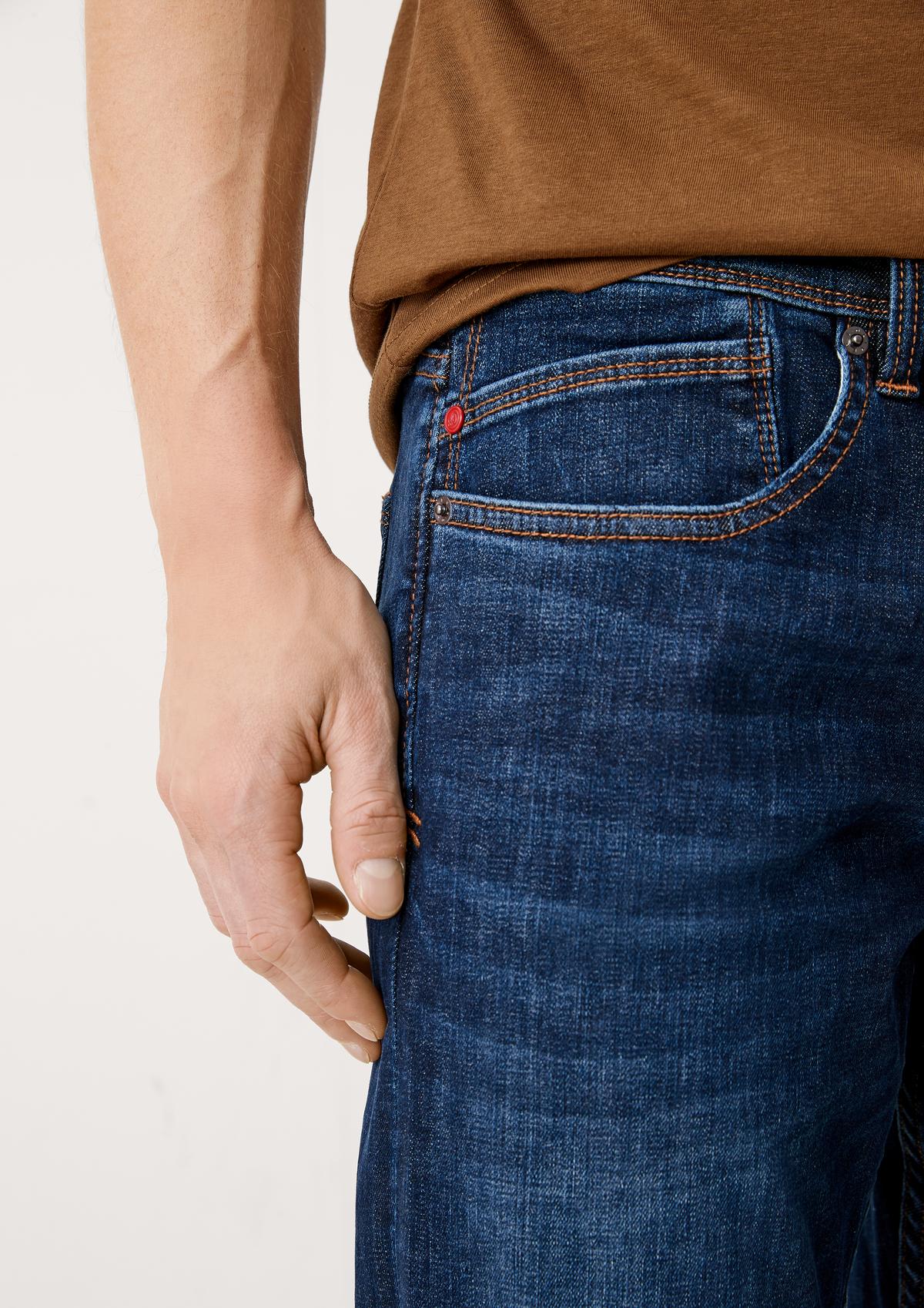 s.Oliver Slim: džíny se sepráním