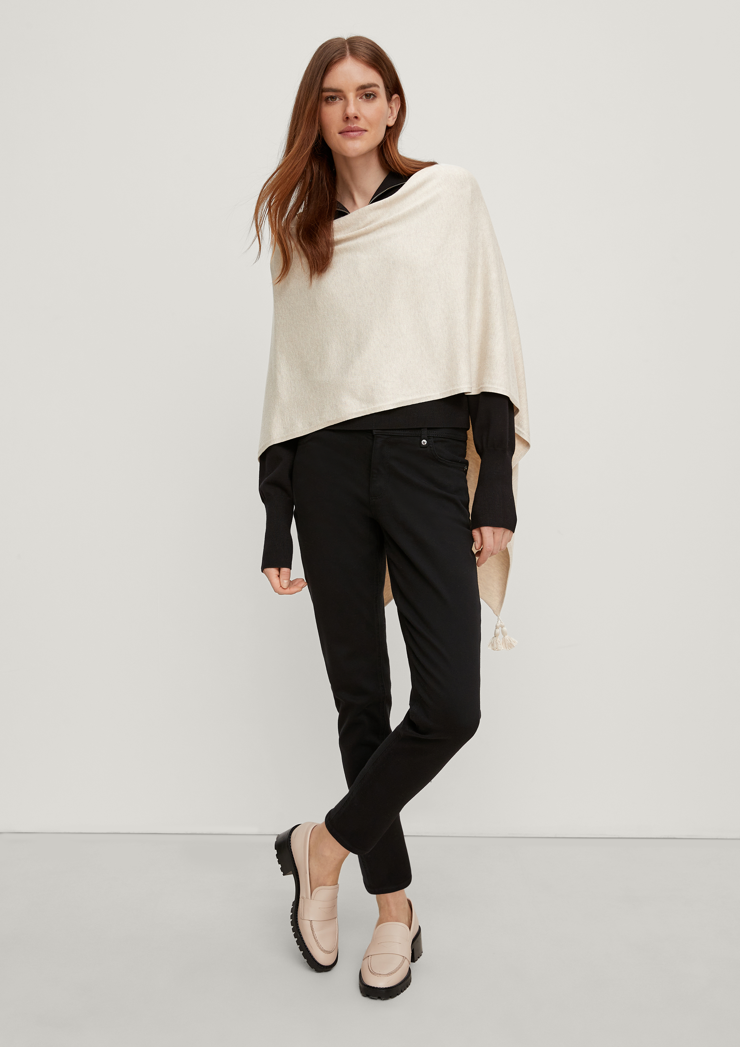 Šátek v  barvě od COMMA