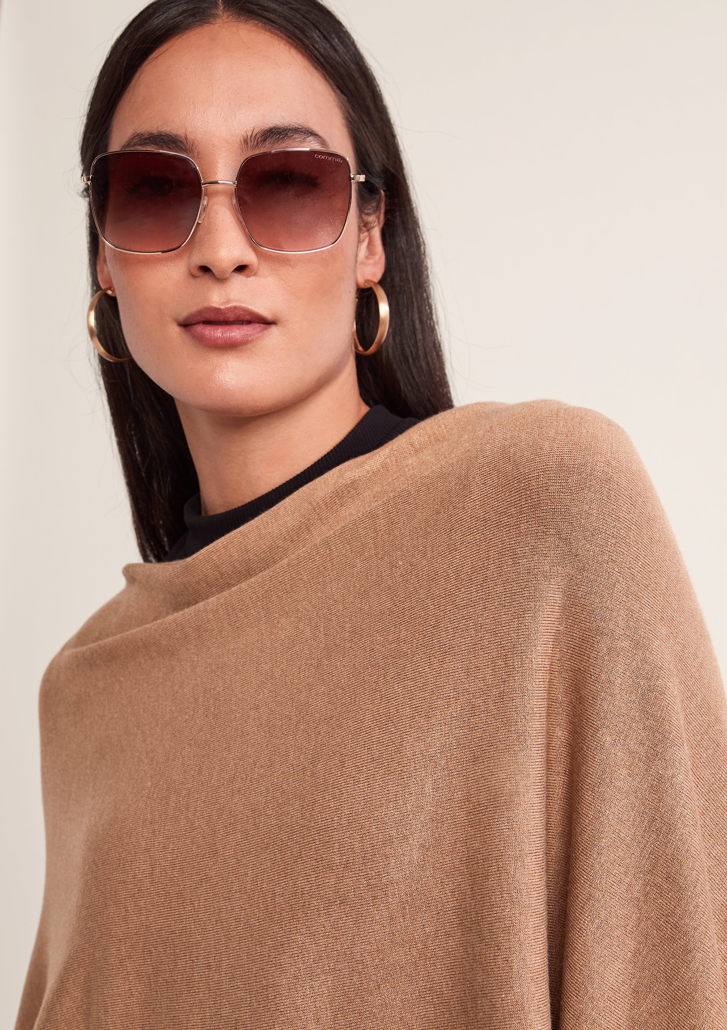 Šátek v  barvě od COMMA