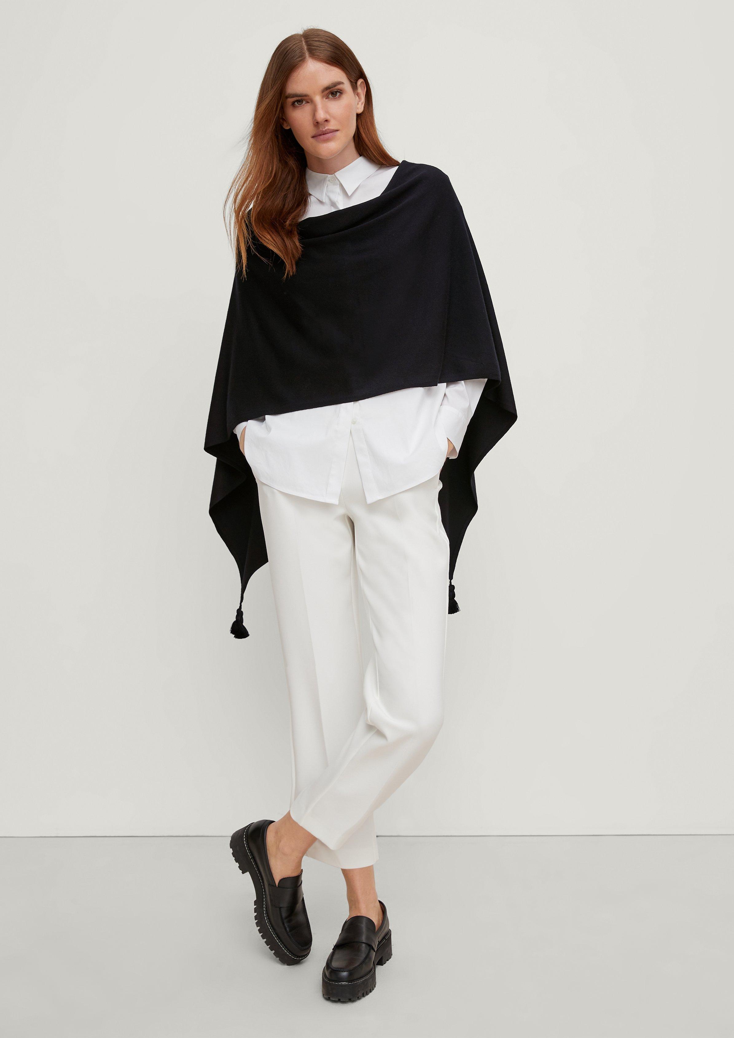 Šátek v  barvě od COMMA