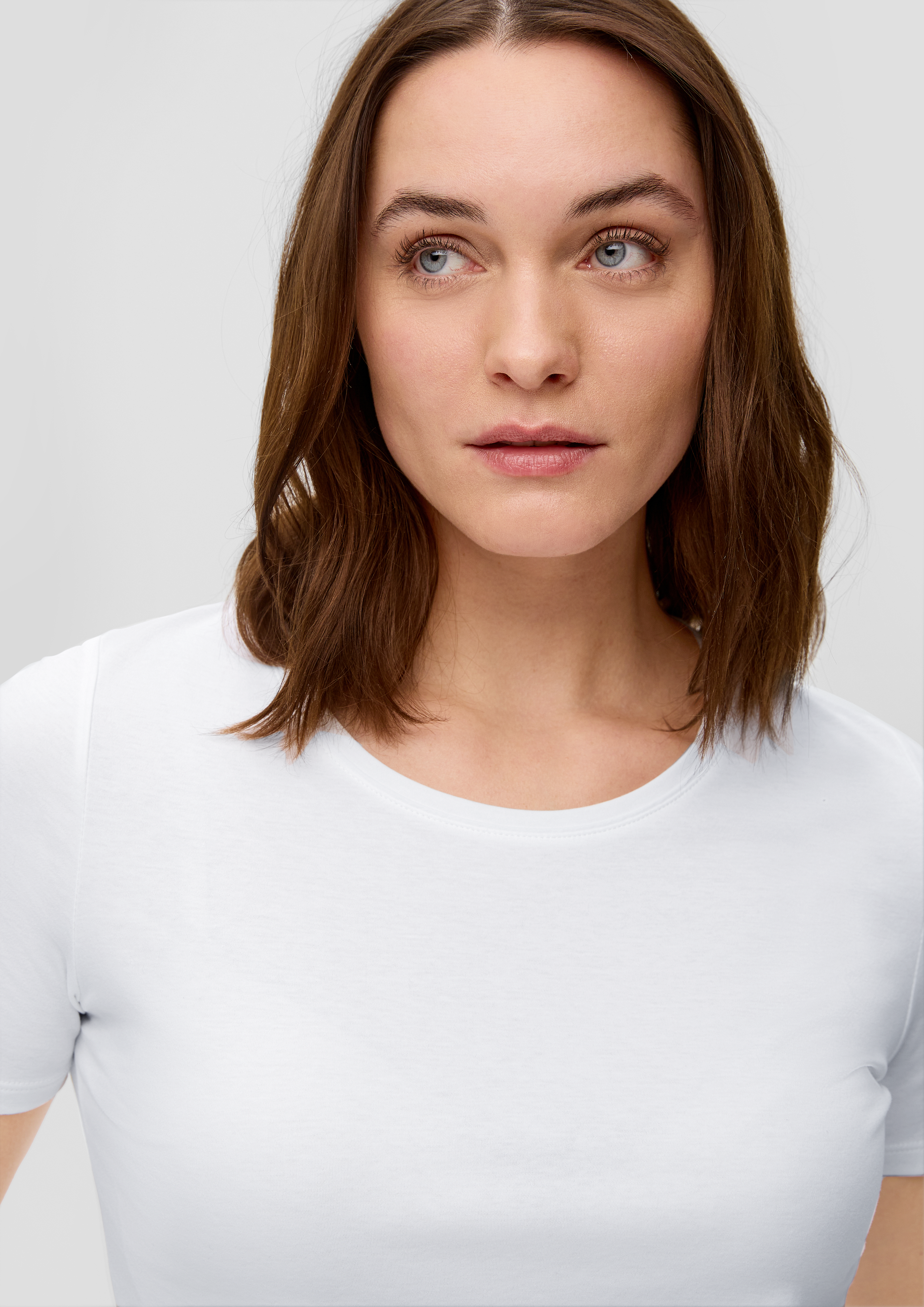 T-shirt in 0100, 9999, 7928 & 5959