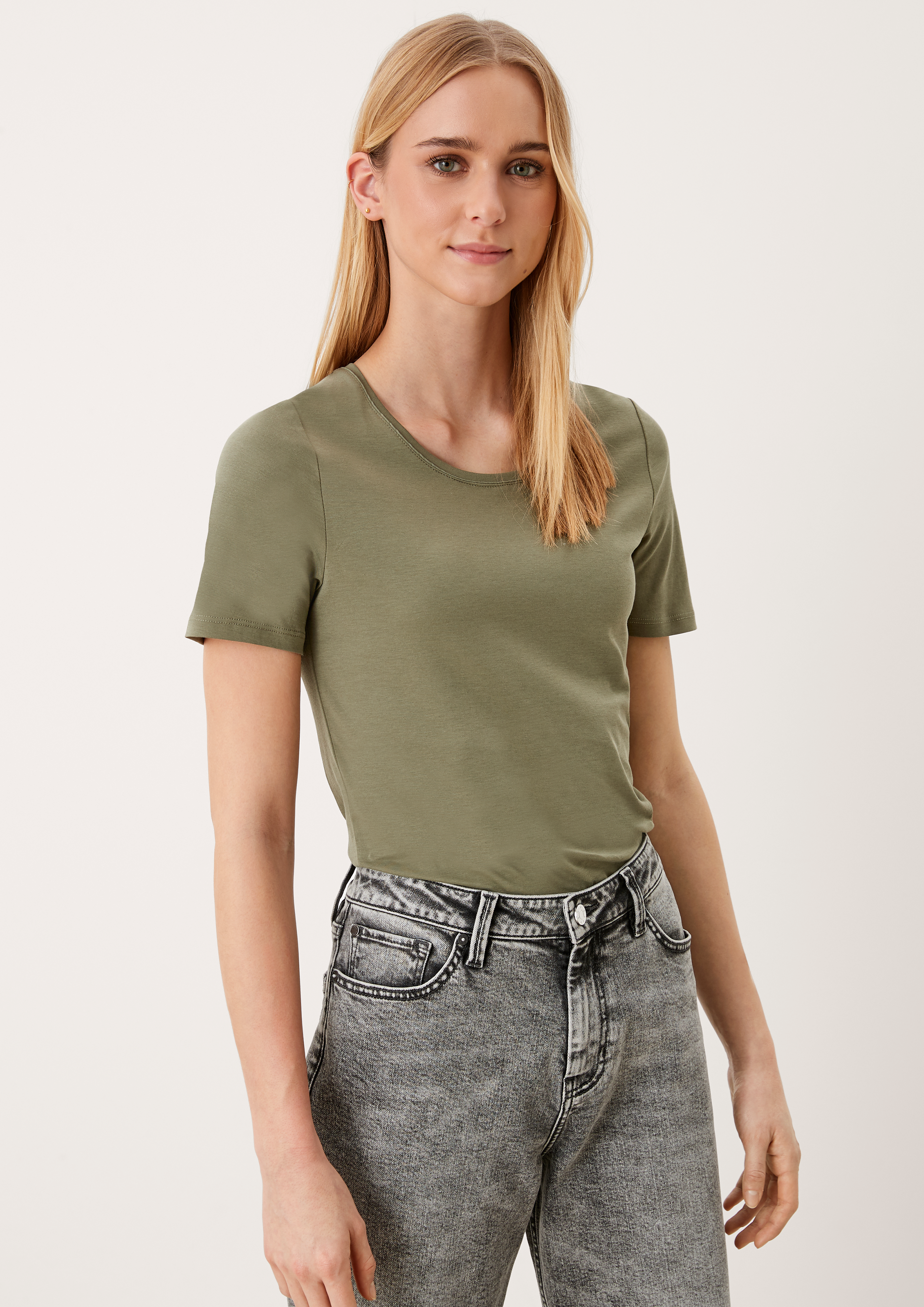 T-shirt in 7928, 9999, 0100 & 5959