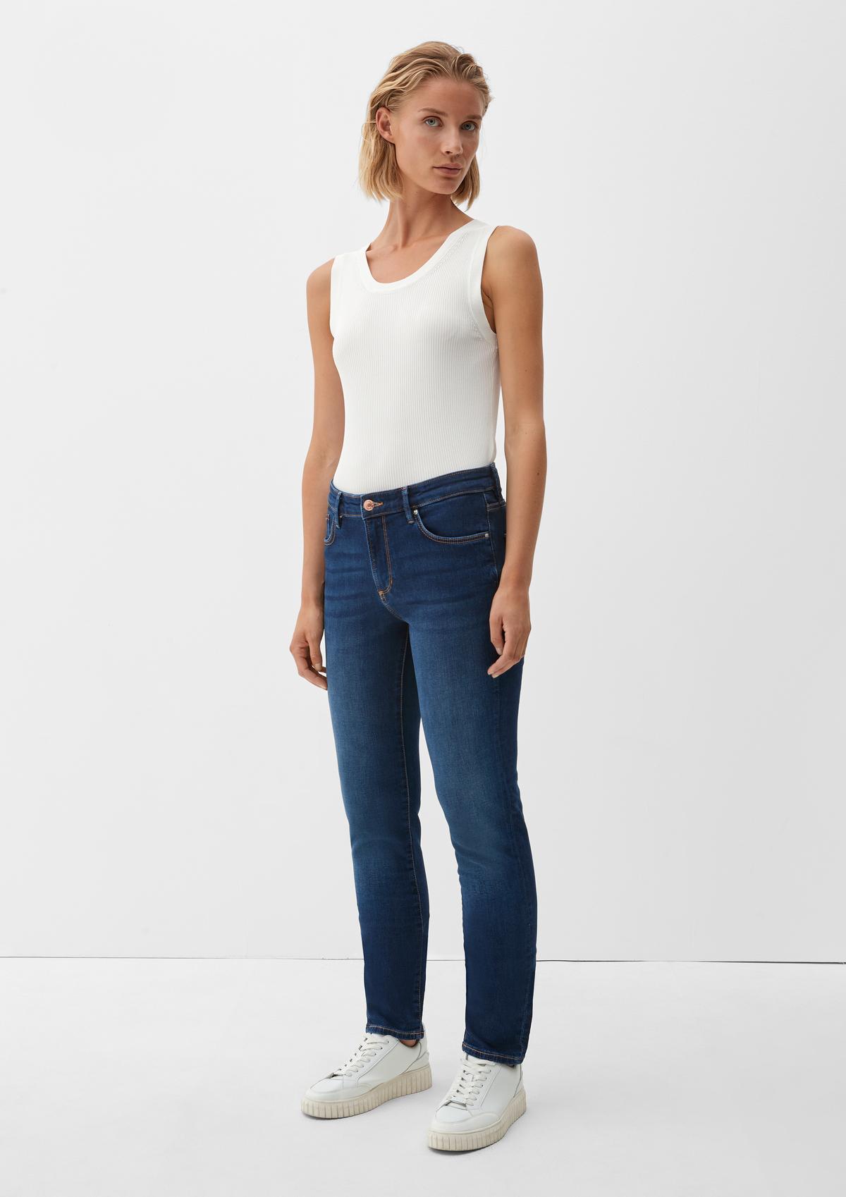 Slim: úzke džínsy