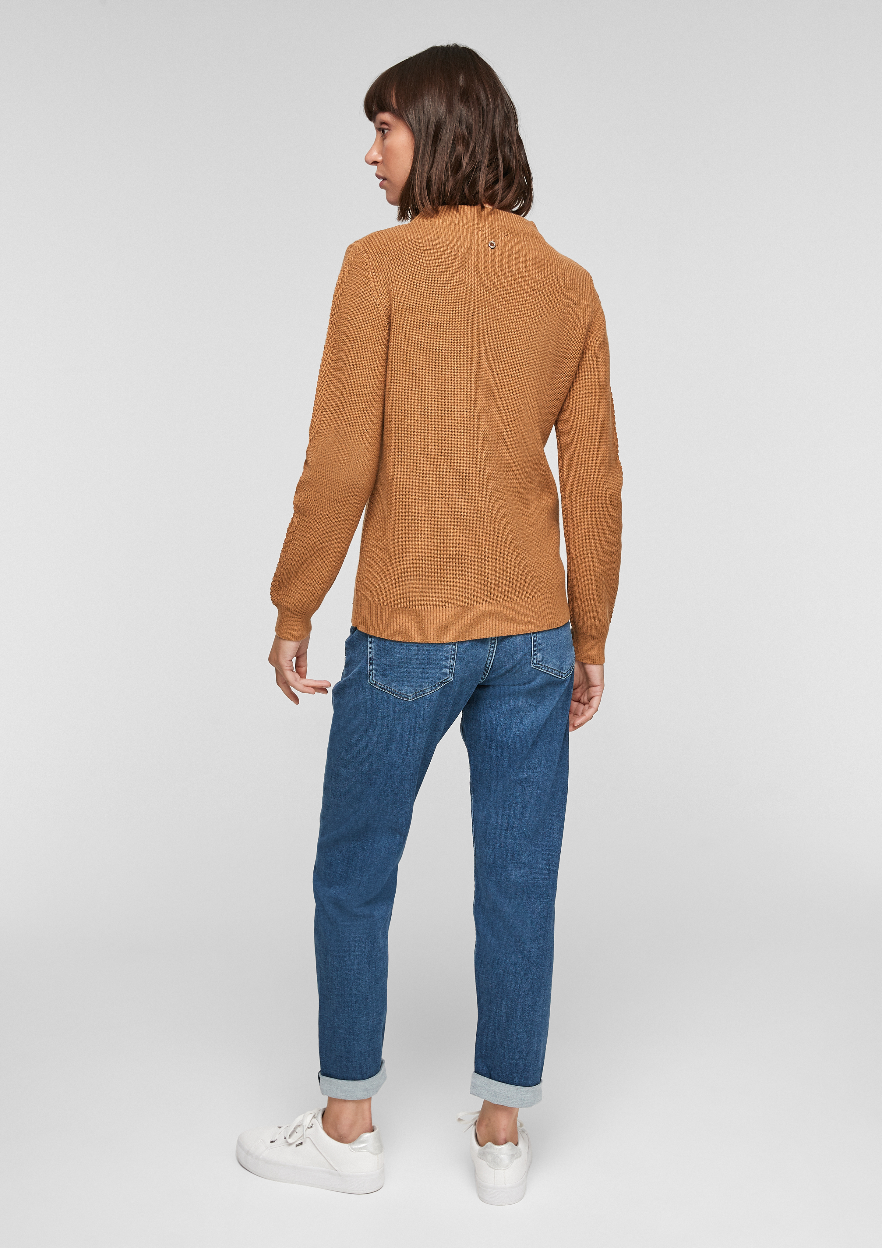 Pulover in 8469 & 9999