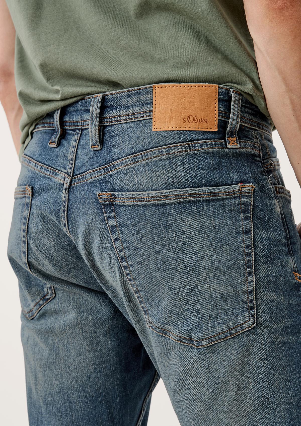 s.Oliver Slim: džínsy v obnosenom vzhľade