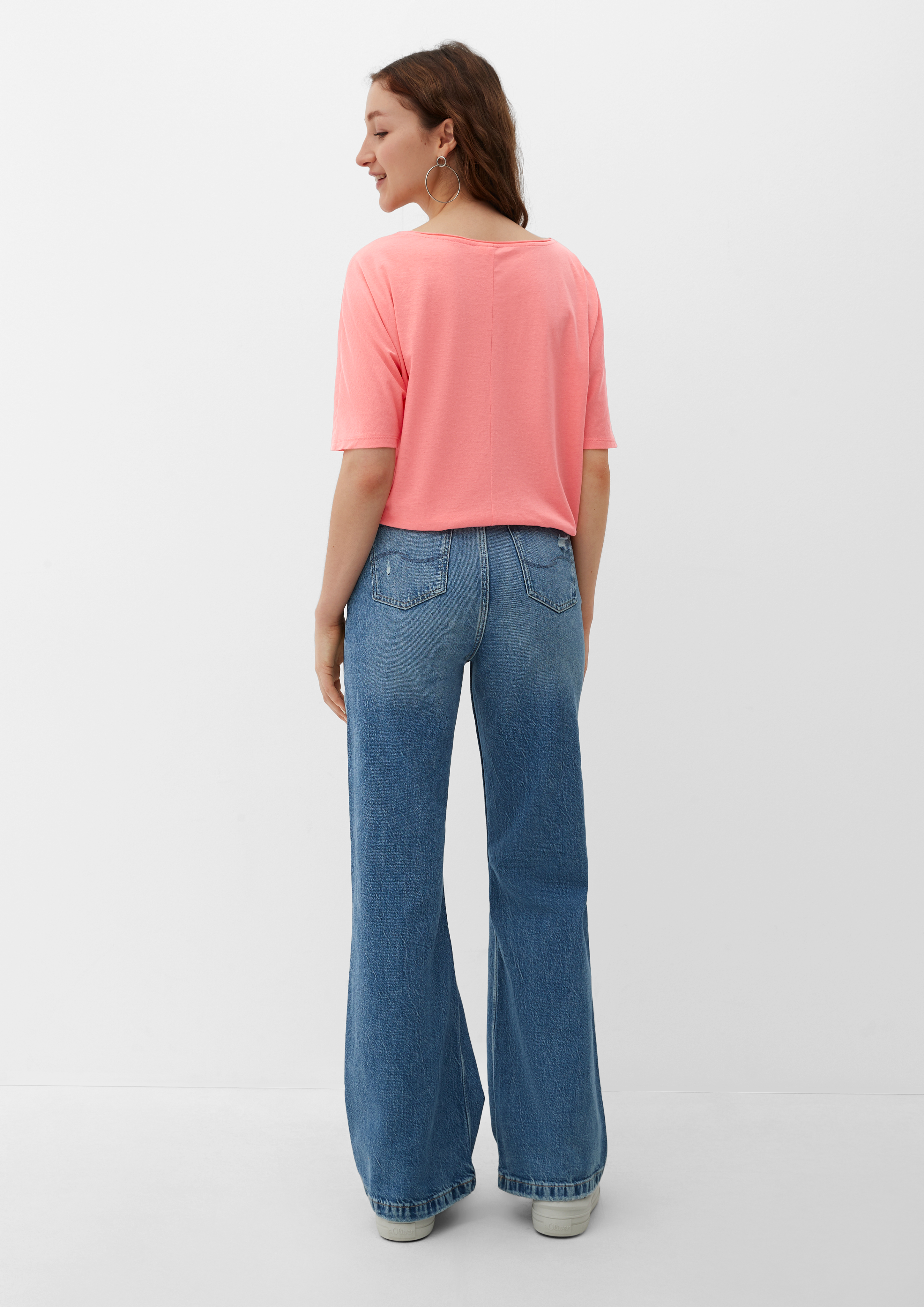 T-shirt in 4281, 0100, 9858 & 9999