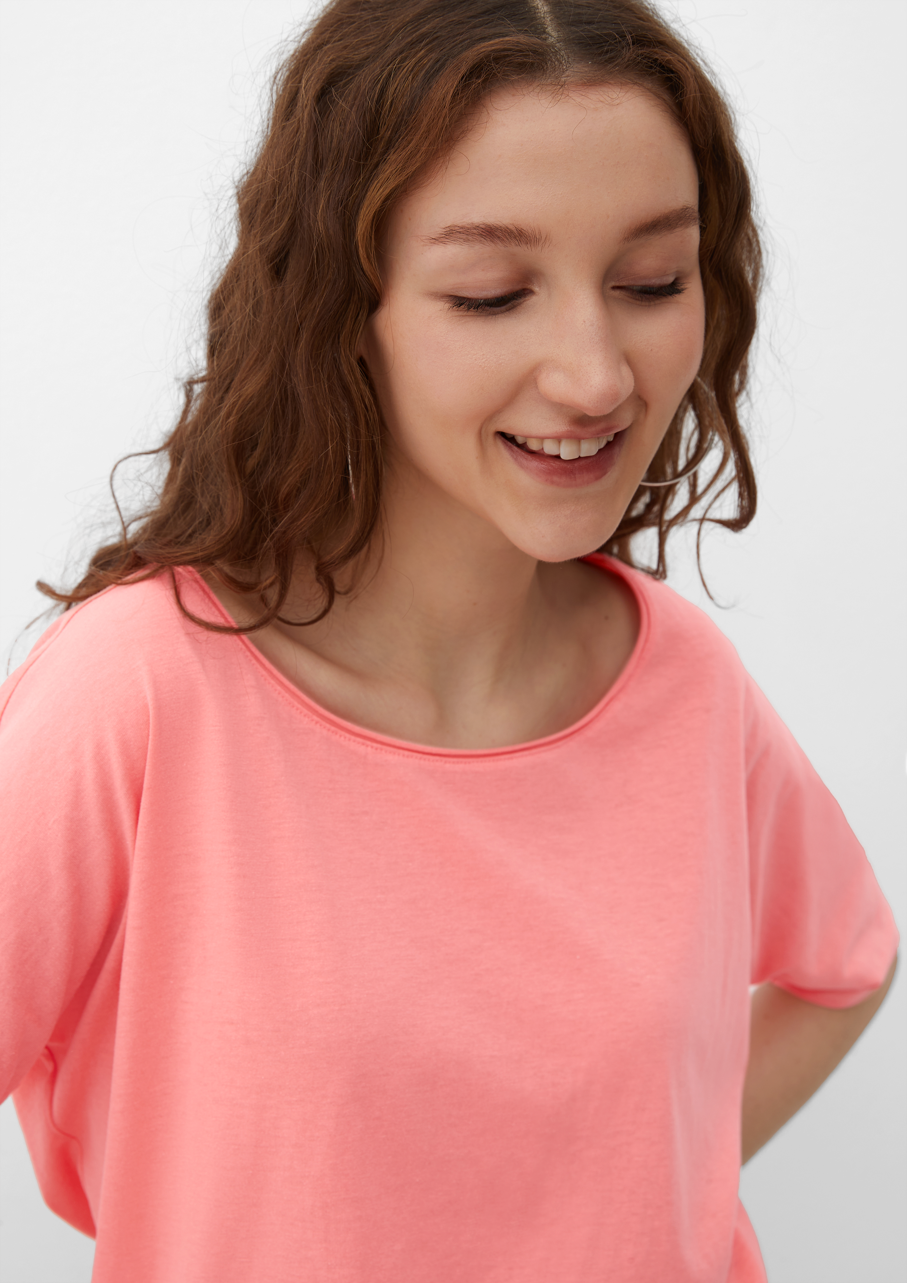 T-shirt in 4281, 0100, 9858 & 9999