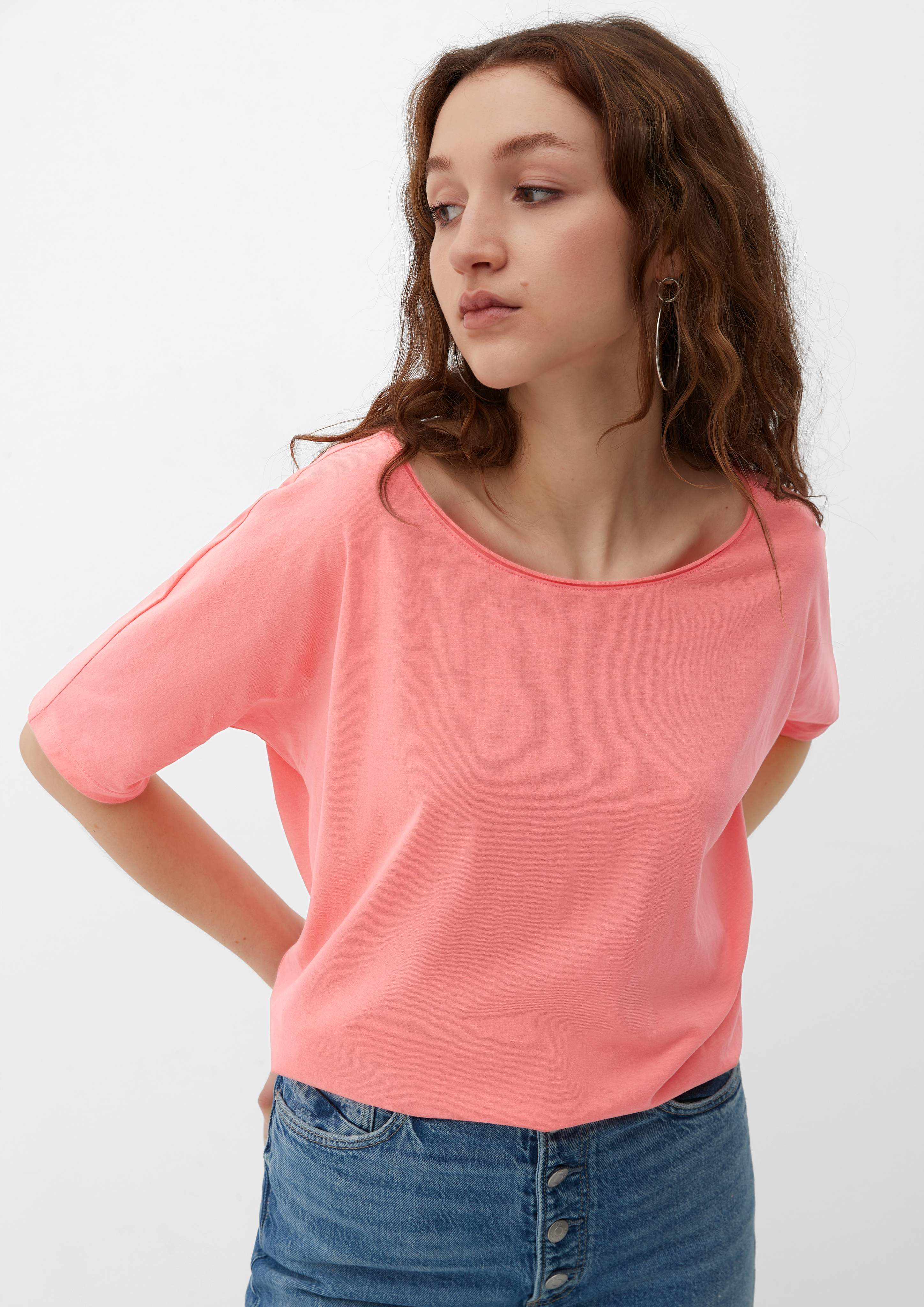 T-shirt in 4281, 0100, 9858 & 9999