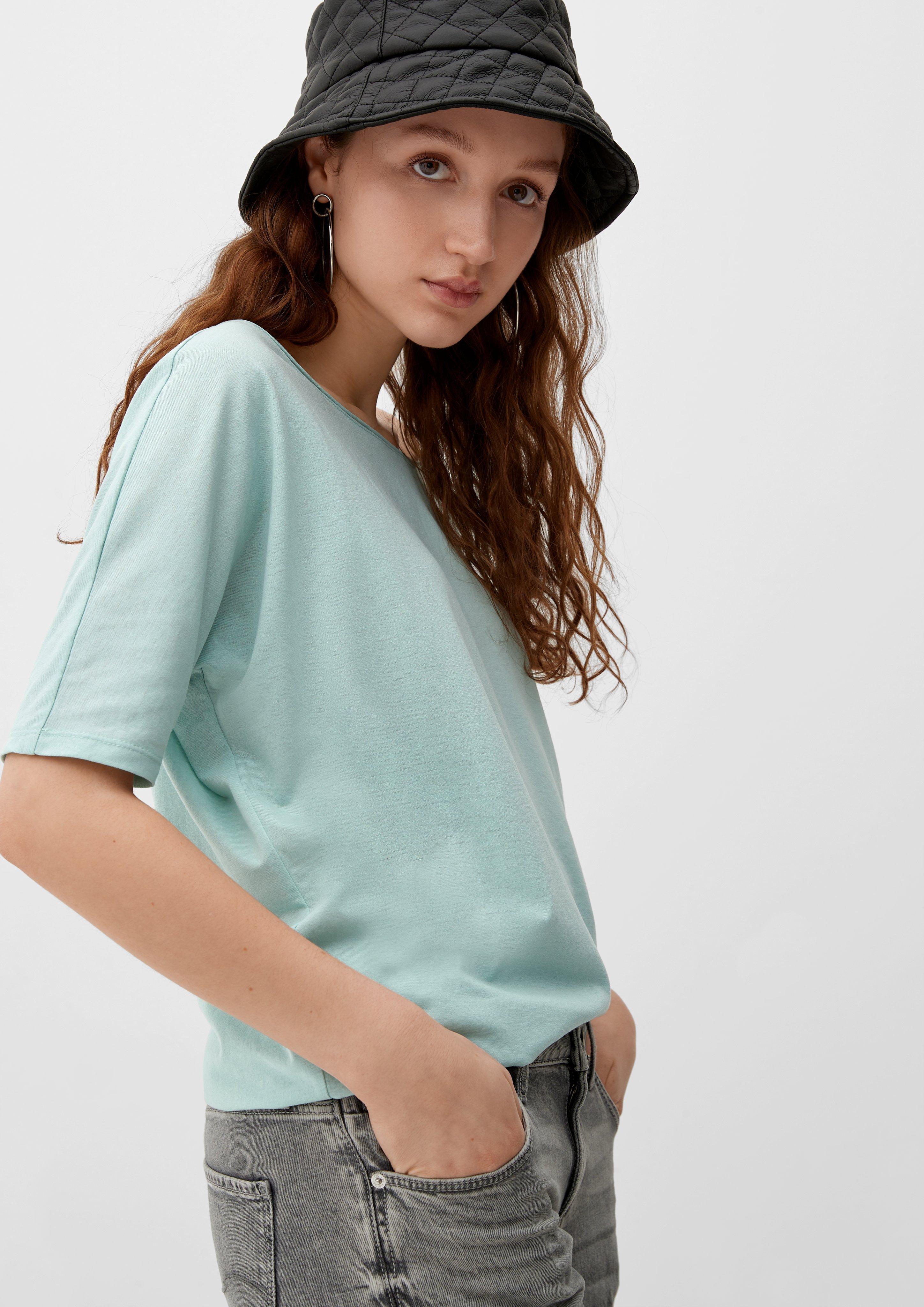 T-shirt in 6092, 0100, 9858 & 9999