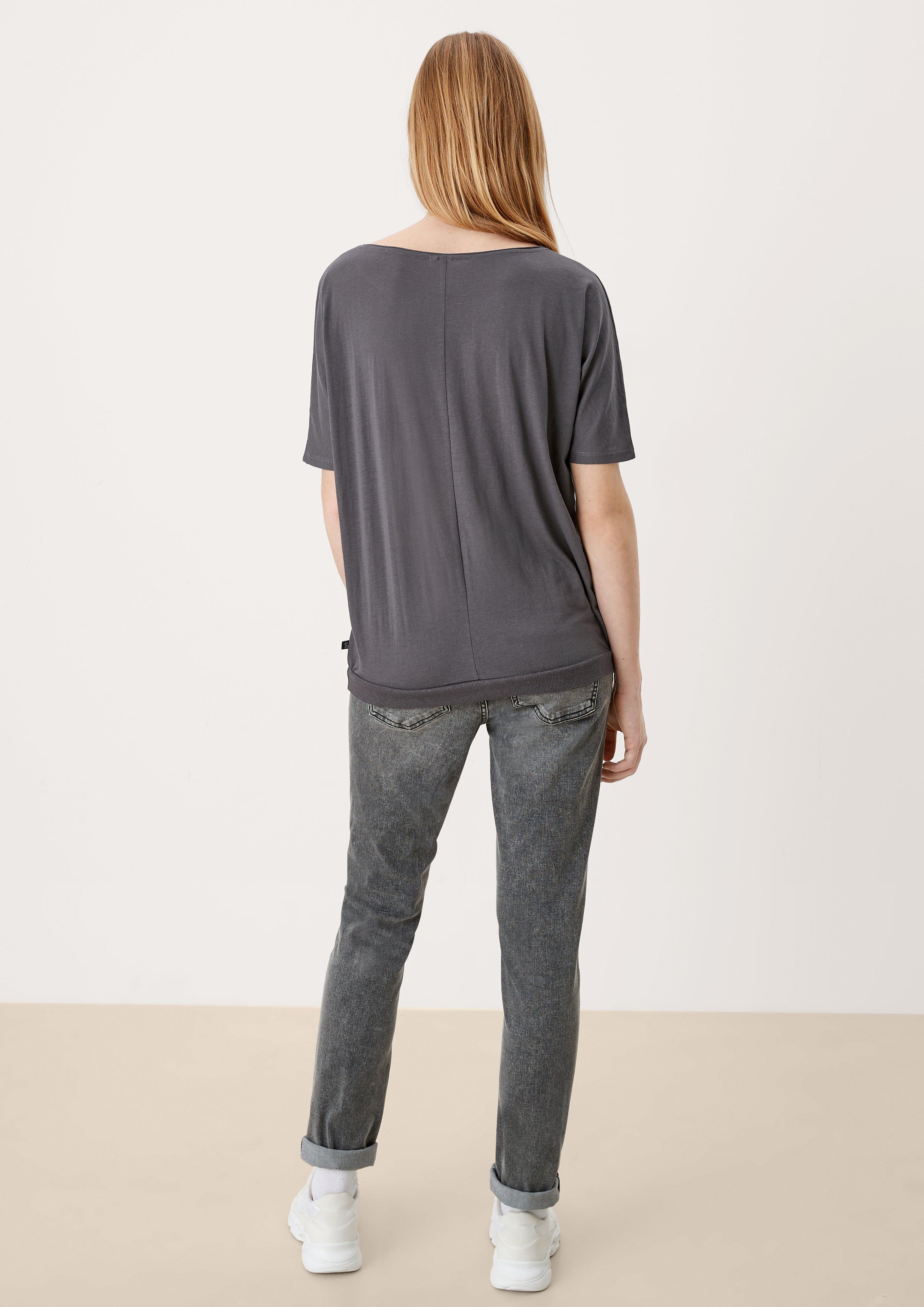 T-shirt in 9858, 0100 & 9999