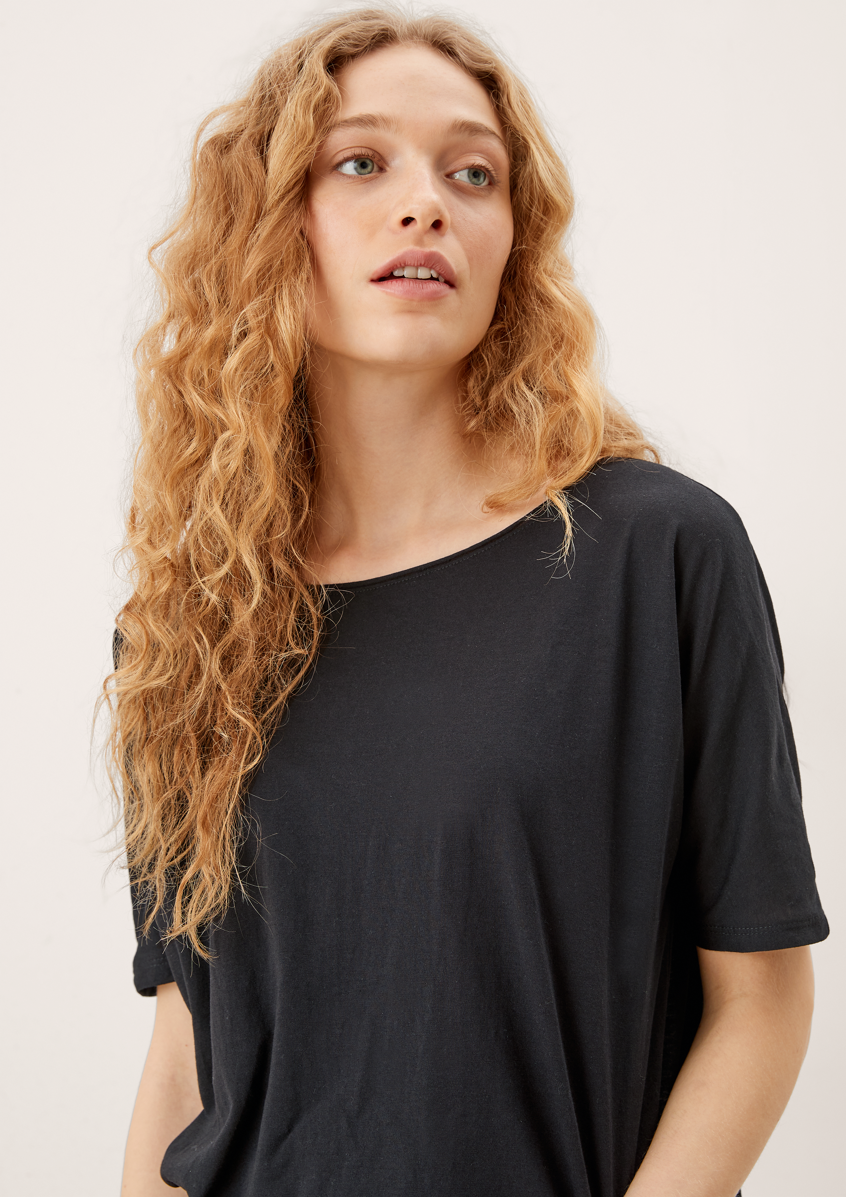 T-shirt in 9999, 0100 & 9858