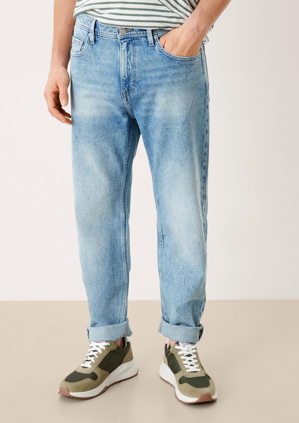 s.Oliver Relaxed: tapered leg jeans