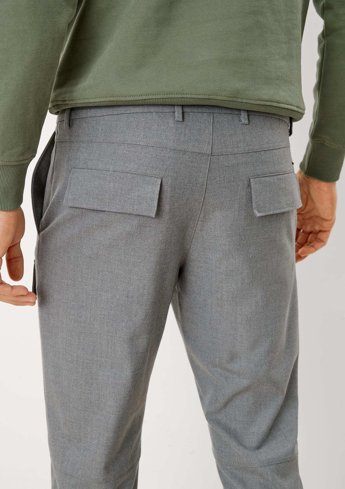 s.Oliver Slim: hlače chino z žepi s poklopcem