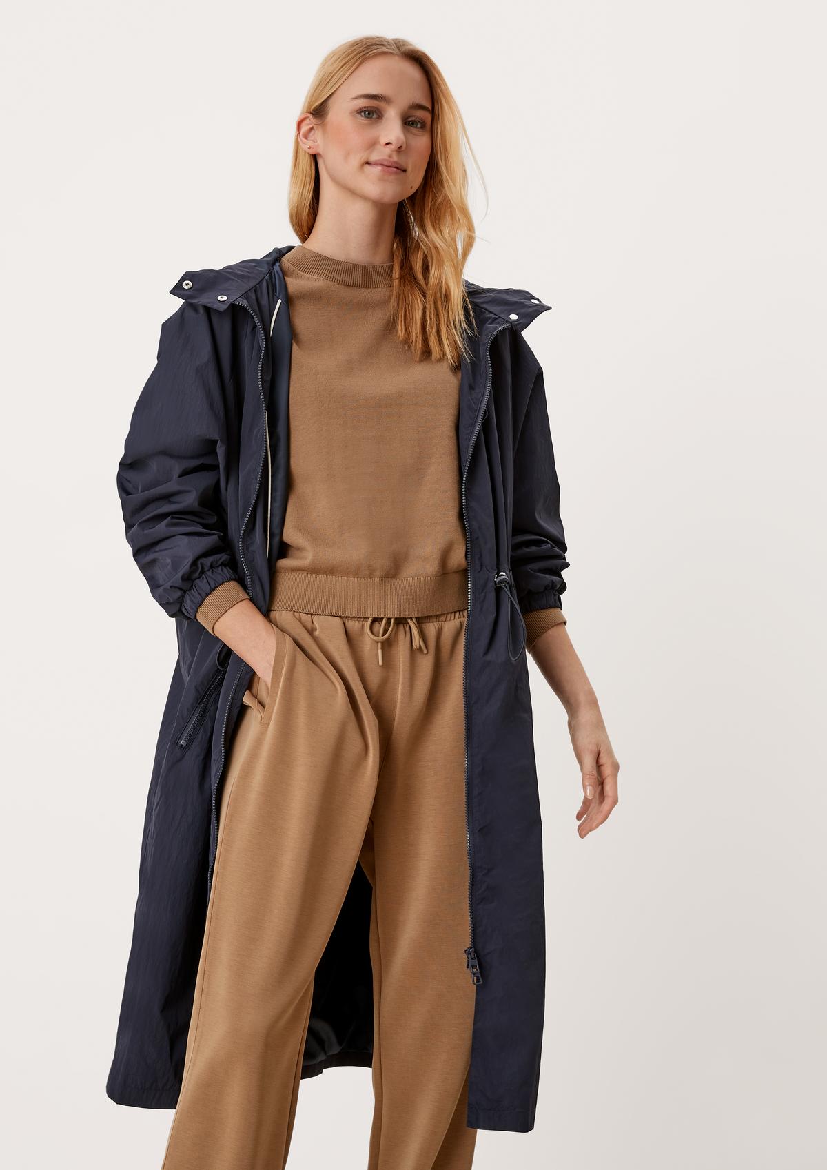Parka with batwing sleeves