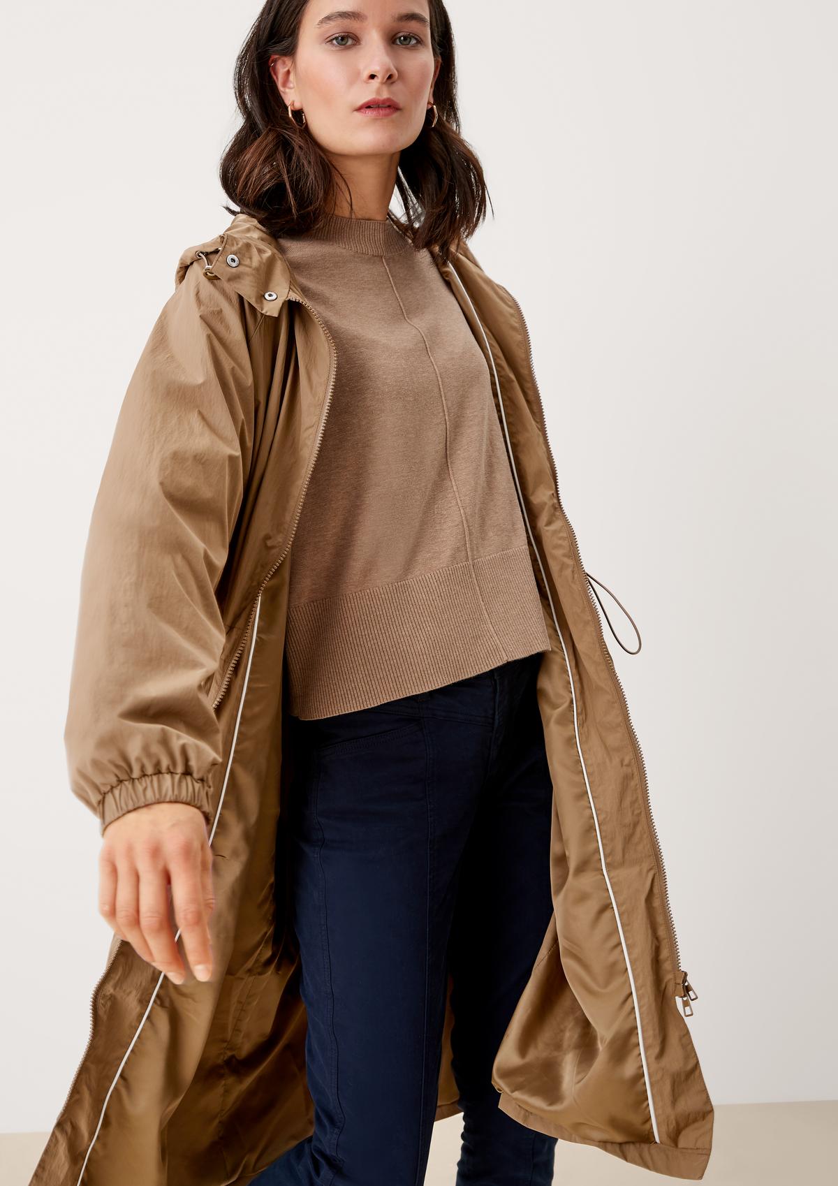 Parka with batwing sleeves