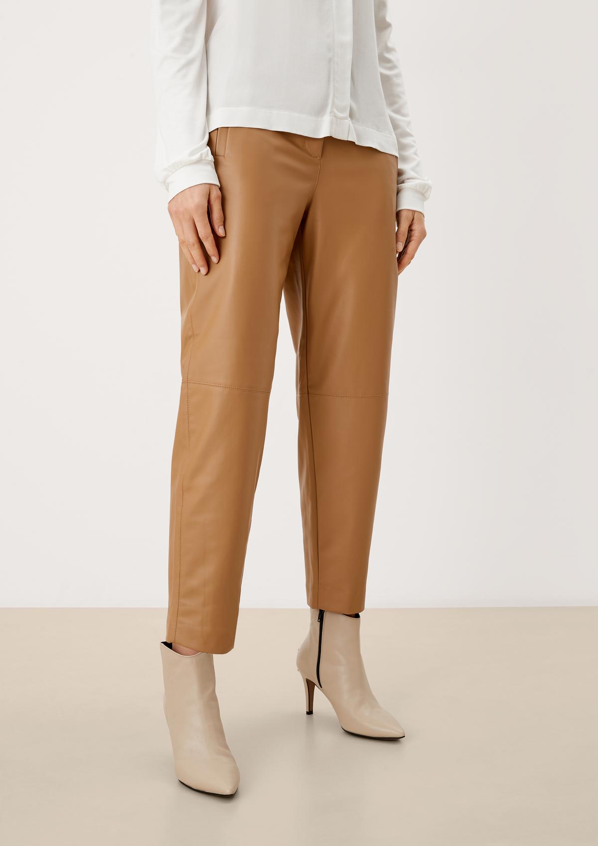Regular: faux leather trousers