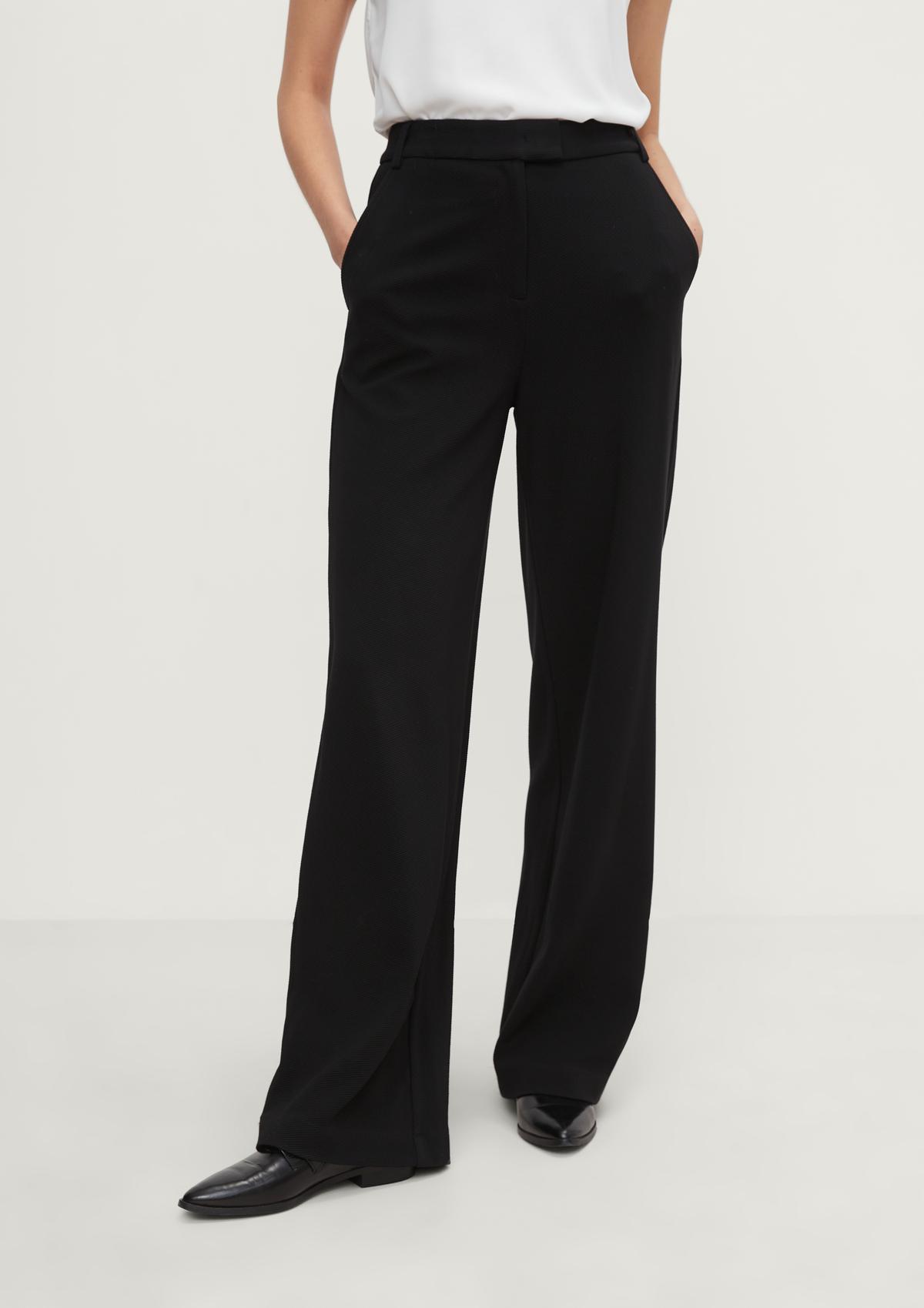 Regular: trousers with a wide leg