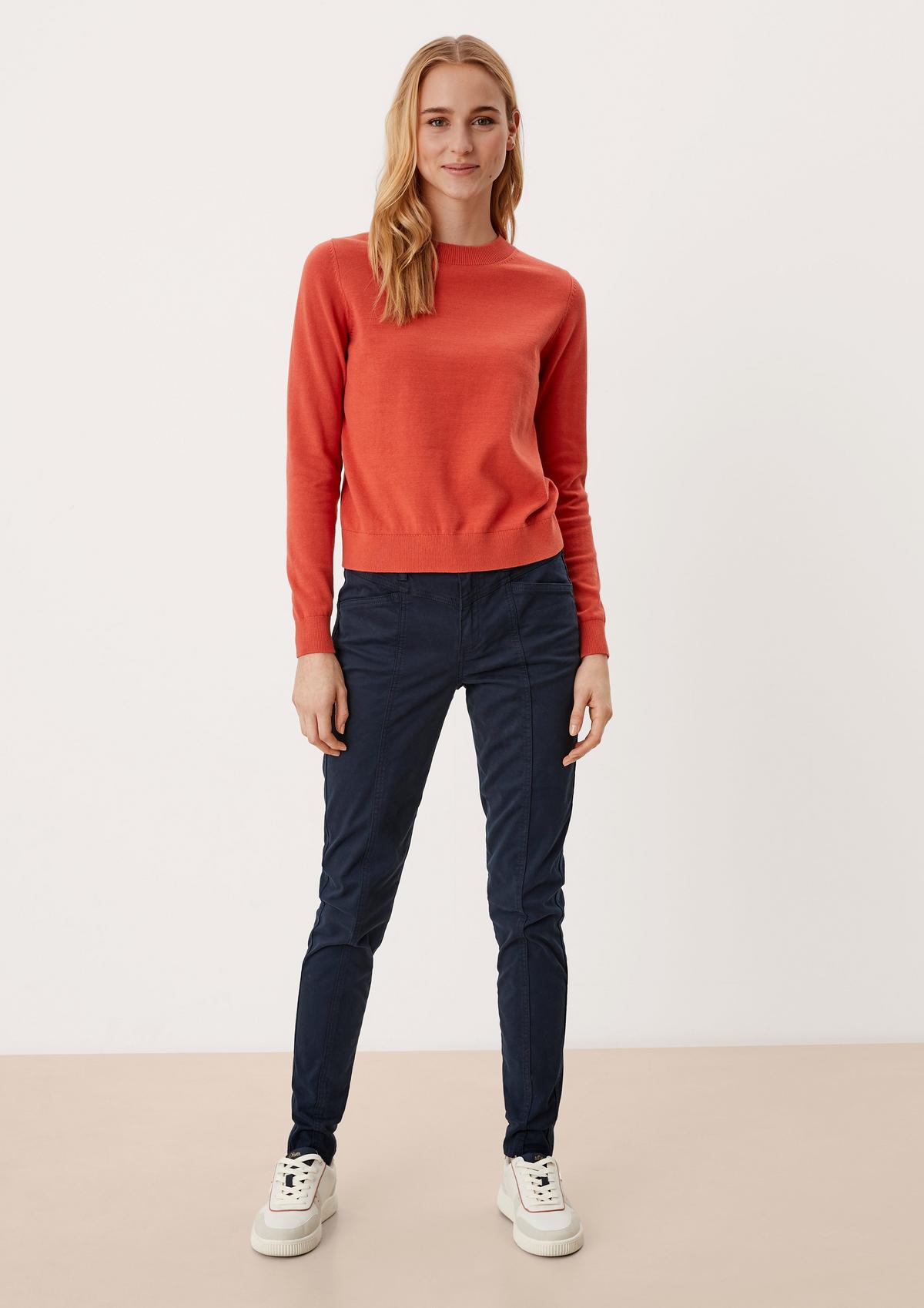 Slim: trousers with a front yoke
