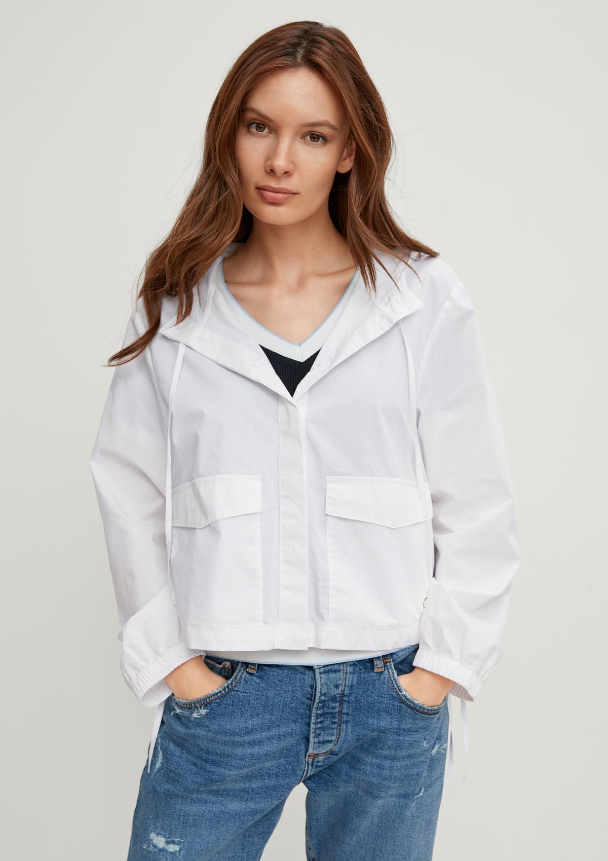 Bomber jacket with a hood - white
