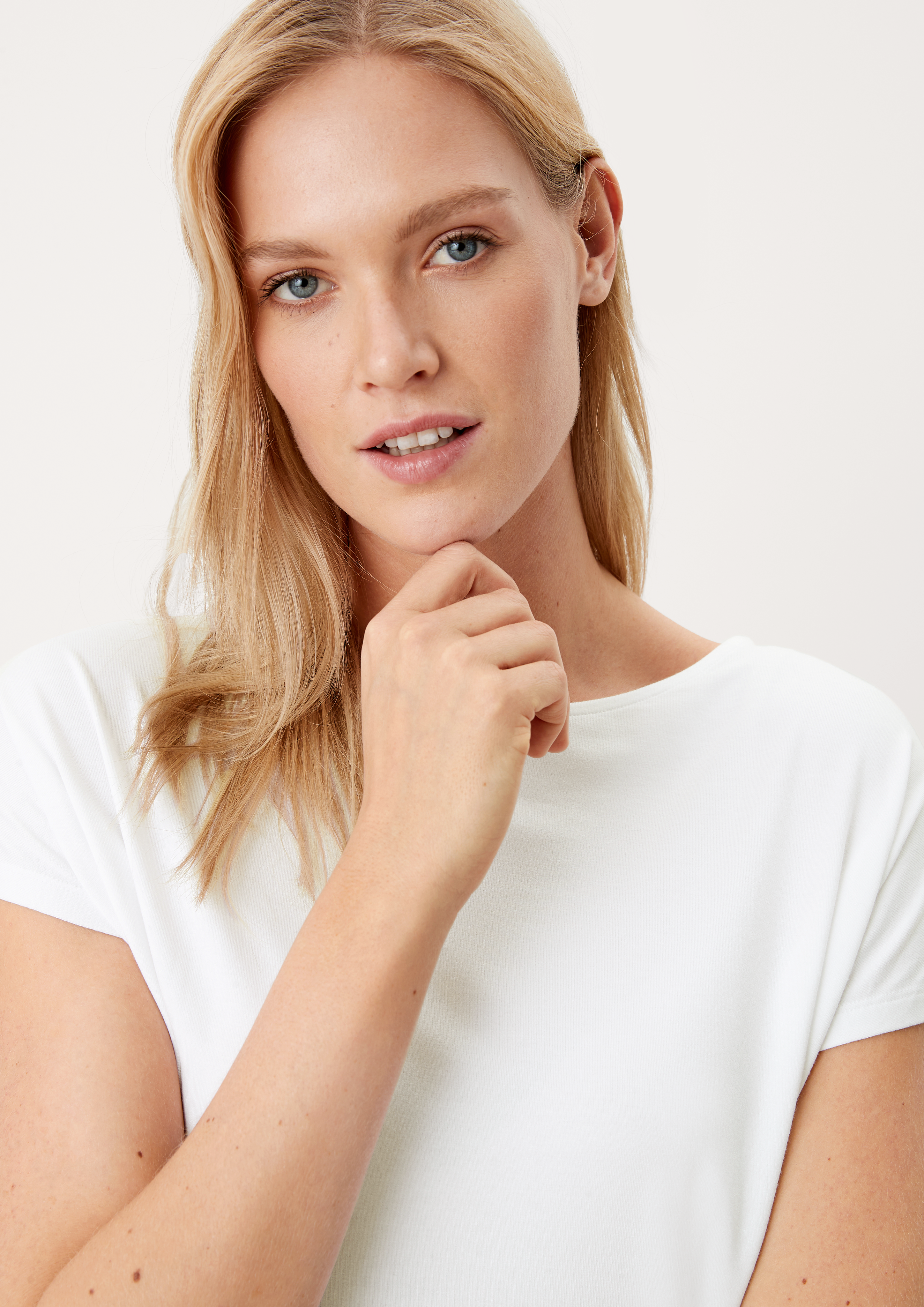 T-shirt in 0100, 7928, 5959, 4426 & 9999