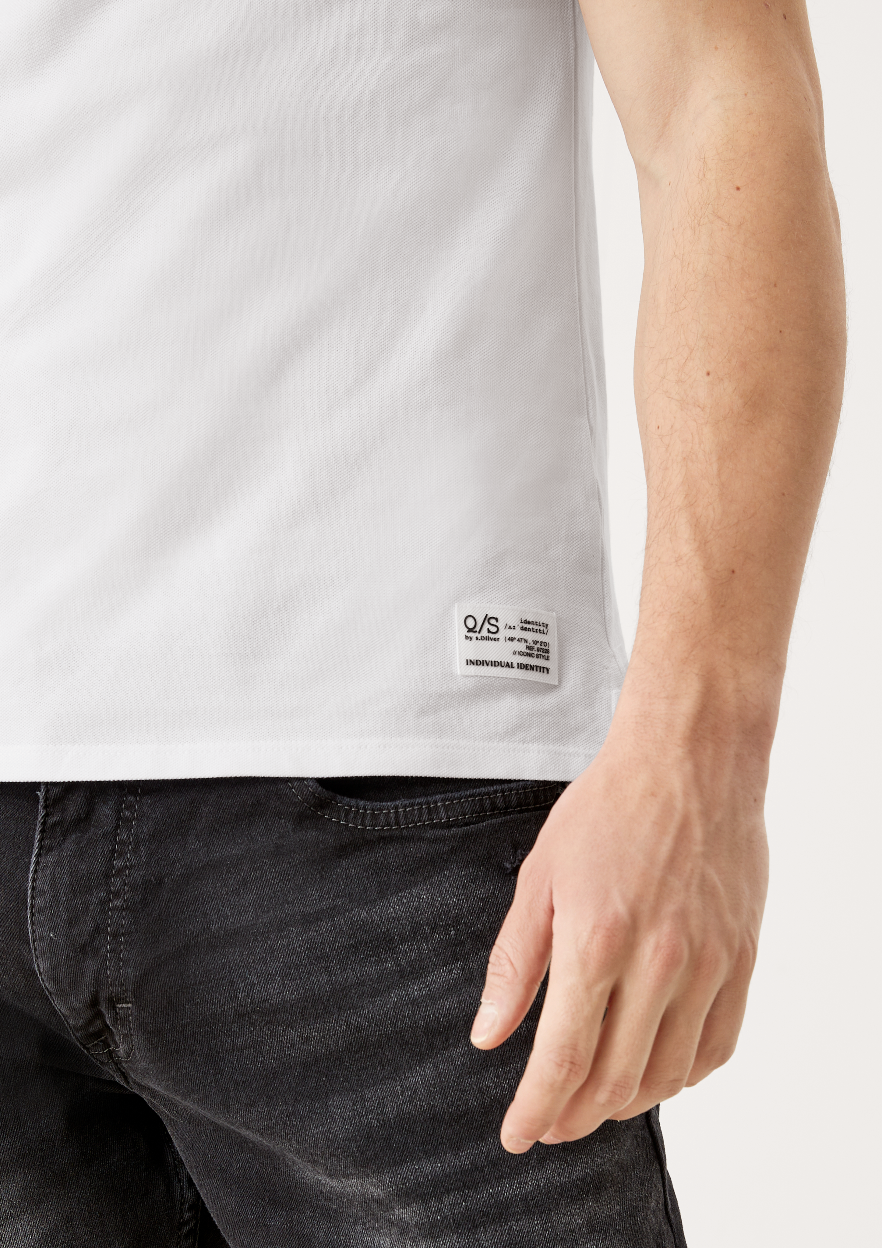 T-shirt in 0100, 9730, 9999 & 5978