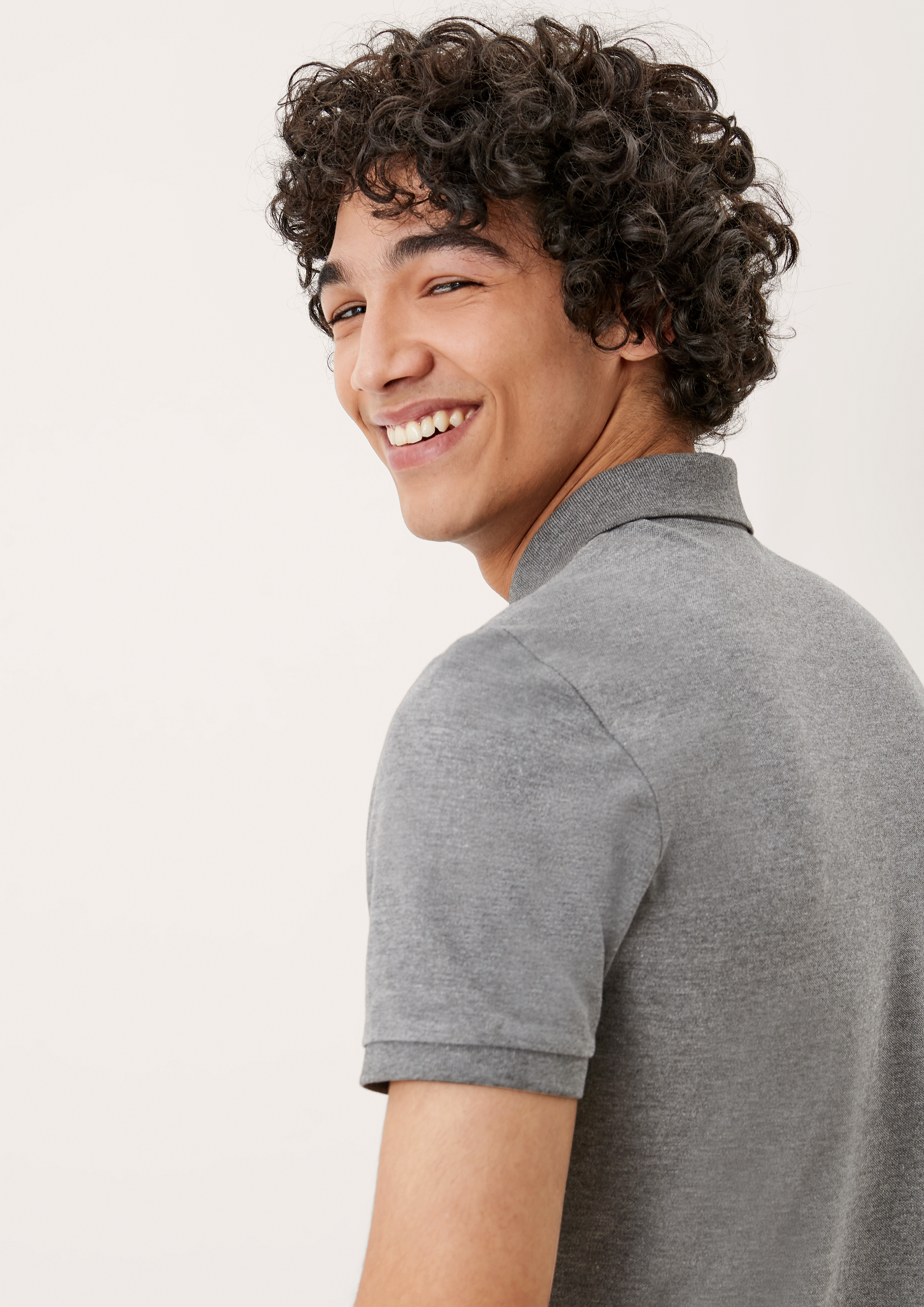 T-shirt in 9730, 0100, 9999 & 5978