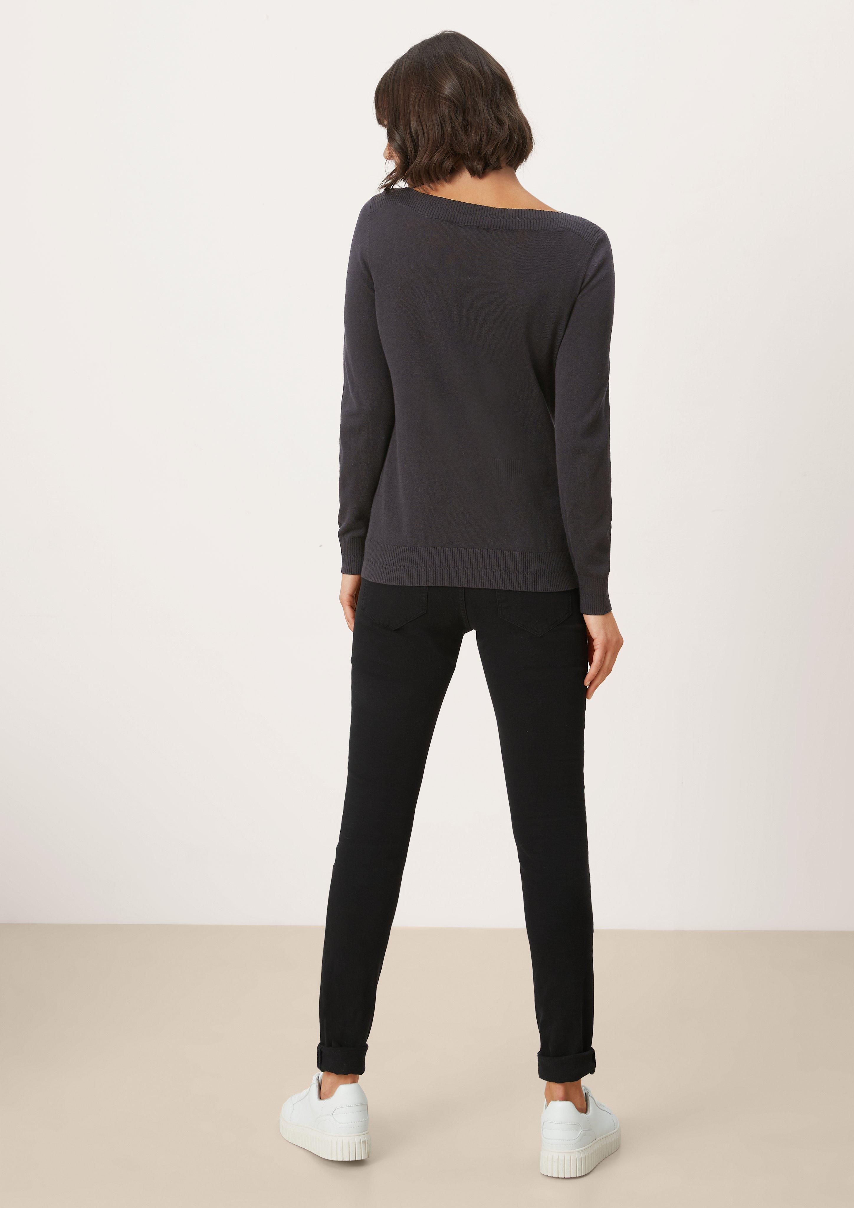 Pulover in 9999, 9400, 83W0, 7928 & 5959