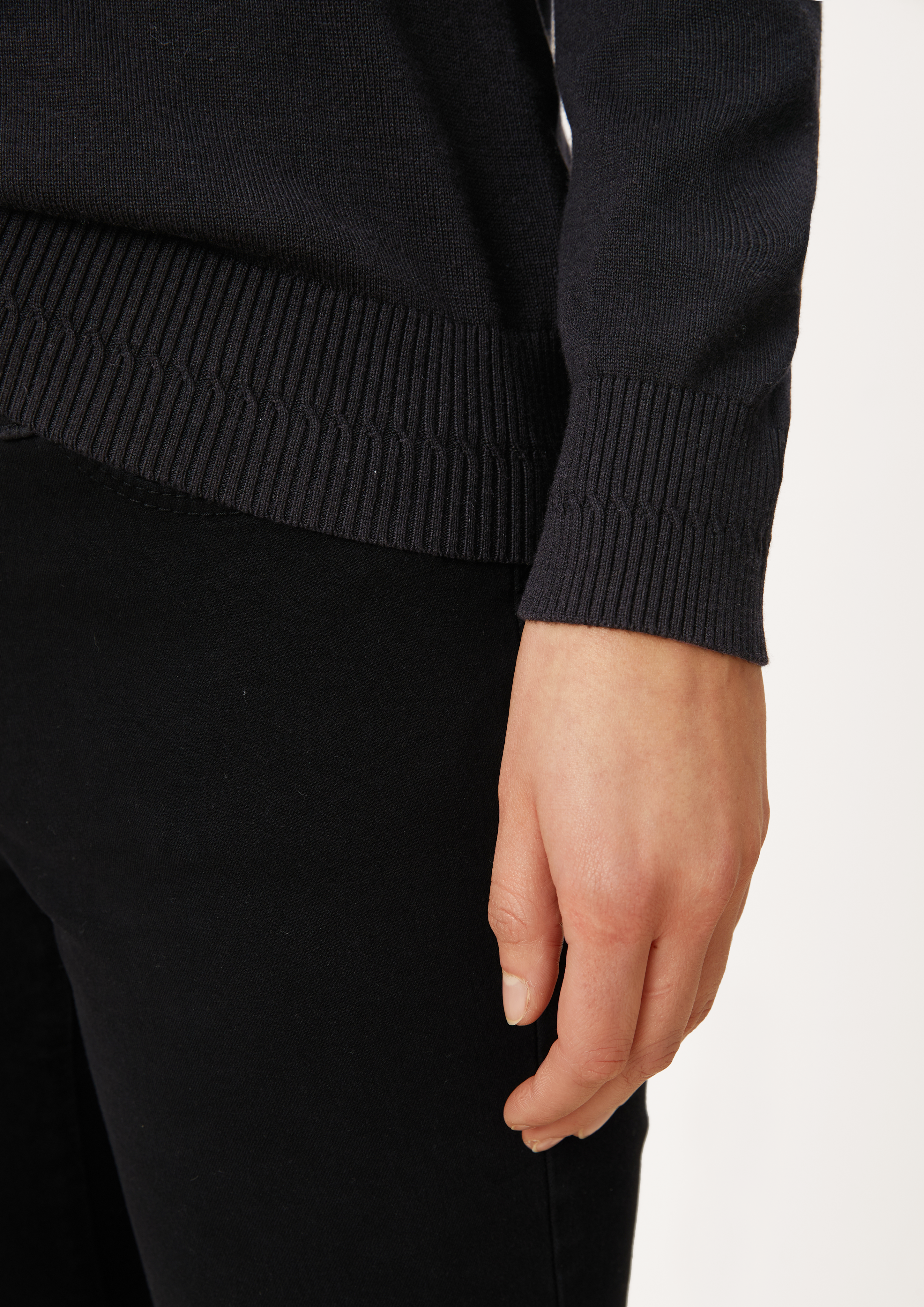 Pulover in 9999, 9400, 83W0, 7928 & 5959