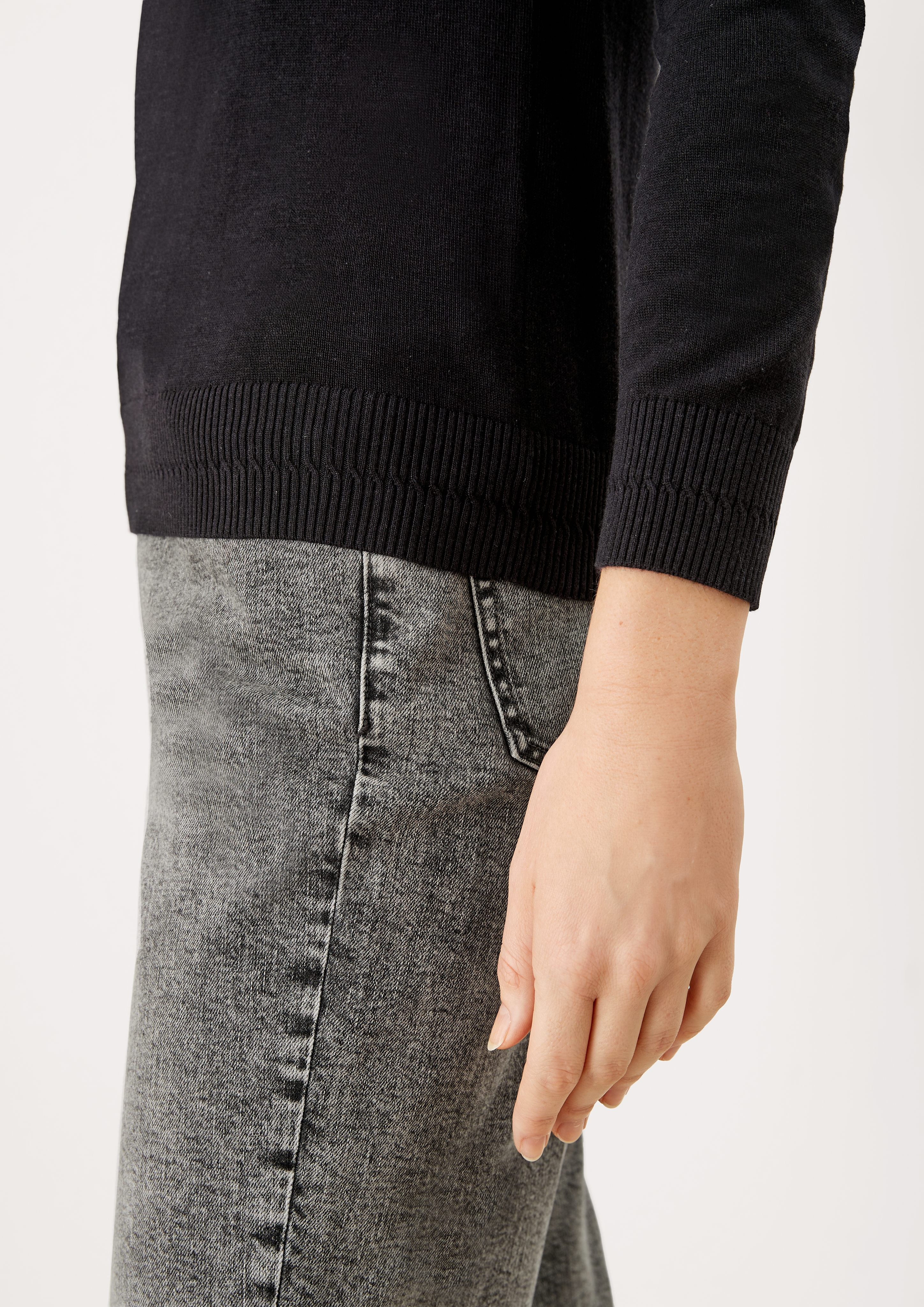 Pulover in 9999, 9400, 83W0, 7928 & 5959