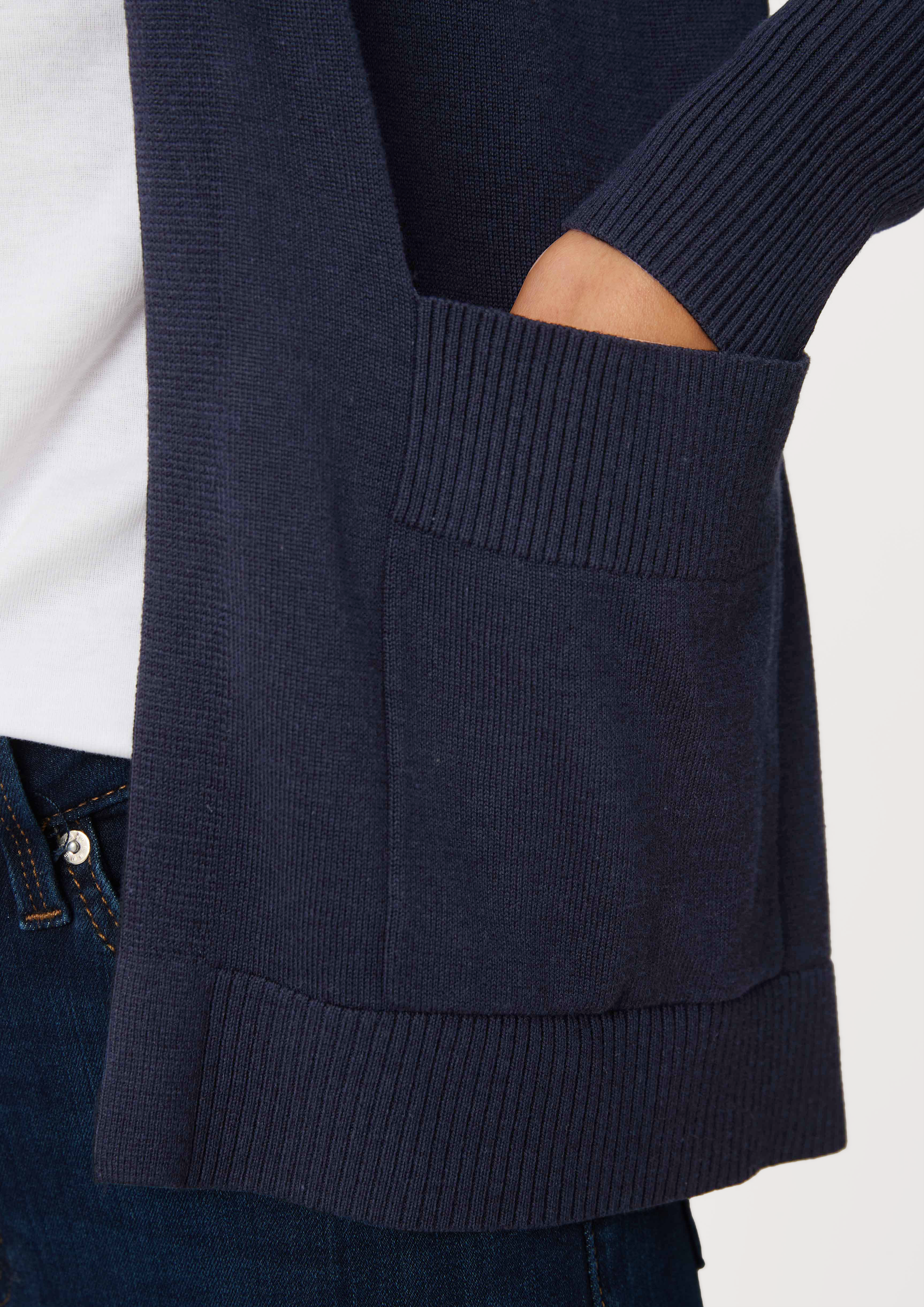 Cardigan in 5959, 7928, 9999 & 83W0