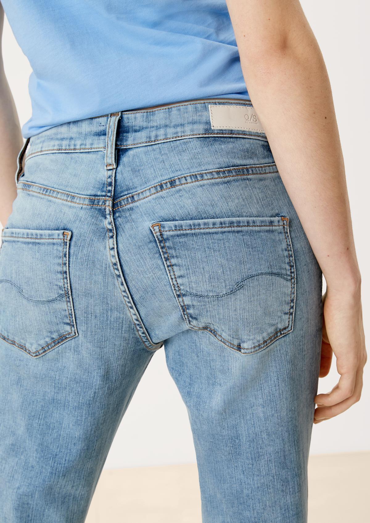 s.Oliver Slim: džínsy so svetlým vypratým efektom