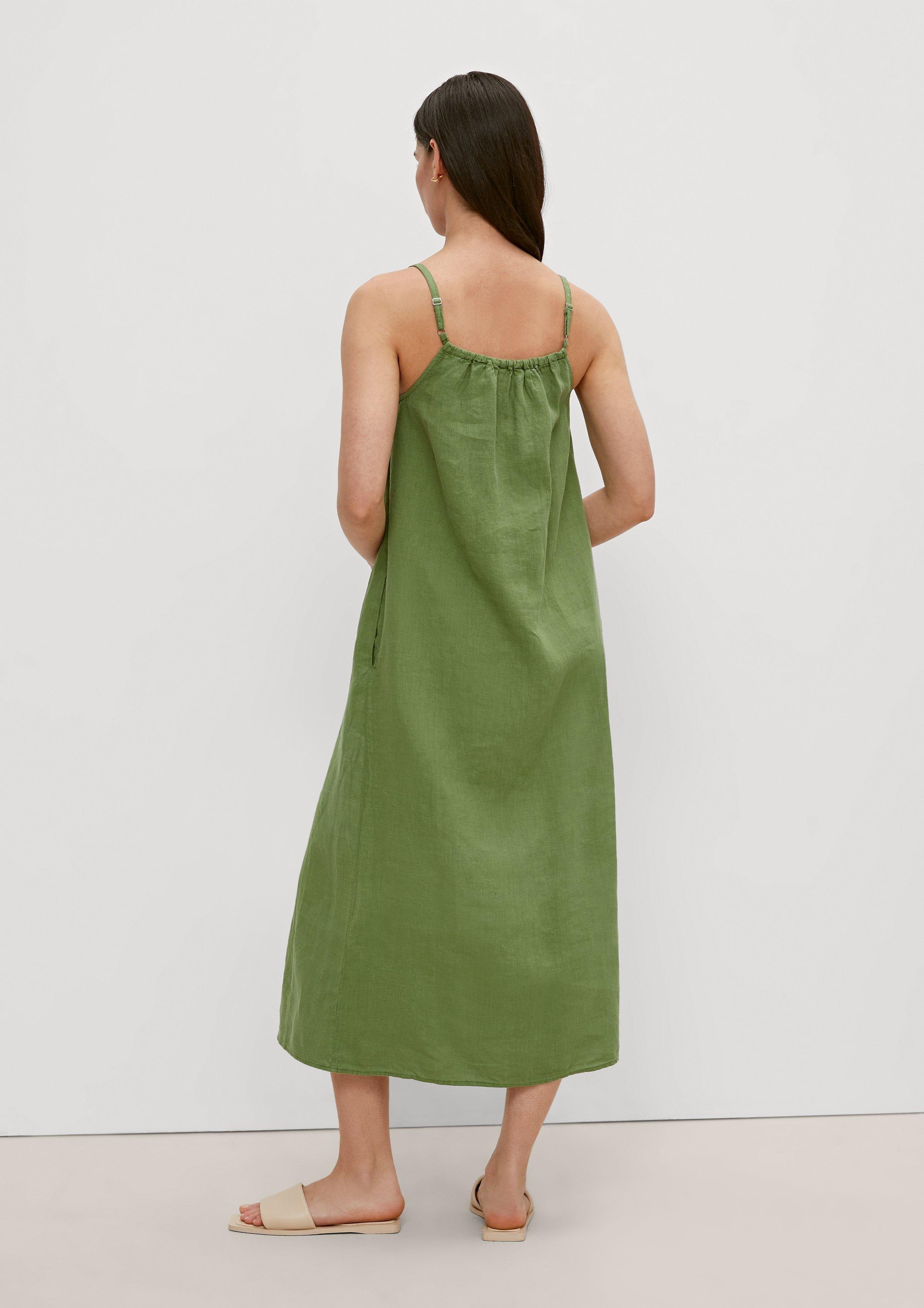 Dress in 7465 & 9999