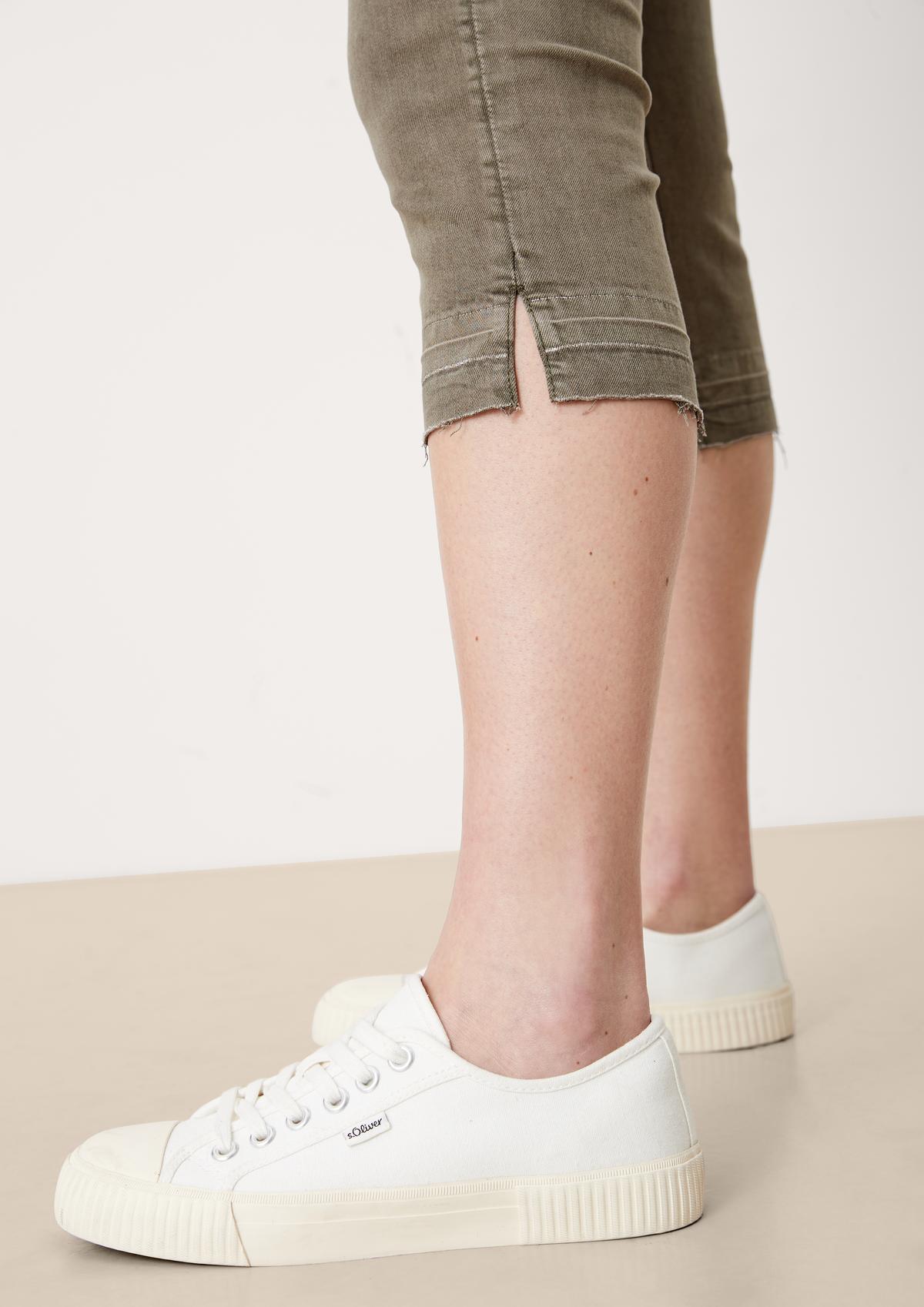 s.Oliver Capri-Jeans Betsy / Slim Fit / Mid Rise / Slim Leg / Fransensaum