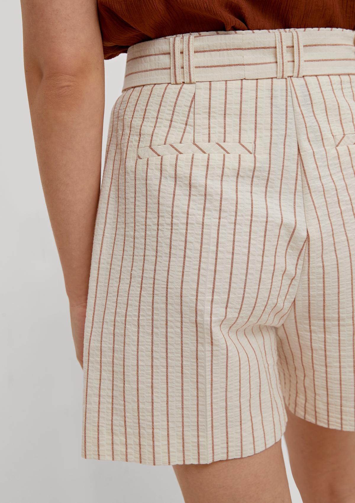 comma Regular: Shorts mit Streifen und Schleife