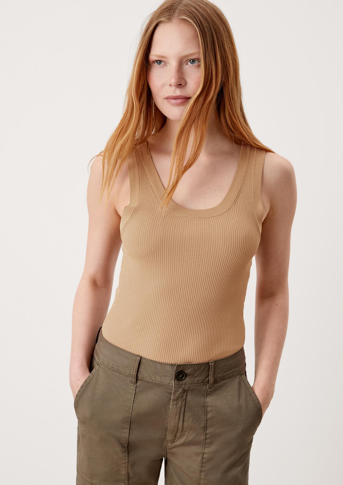 Sleeveless top with a ribbed texture