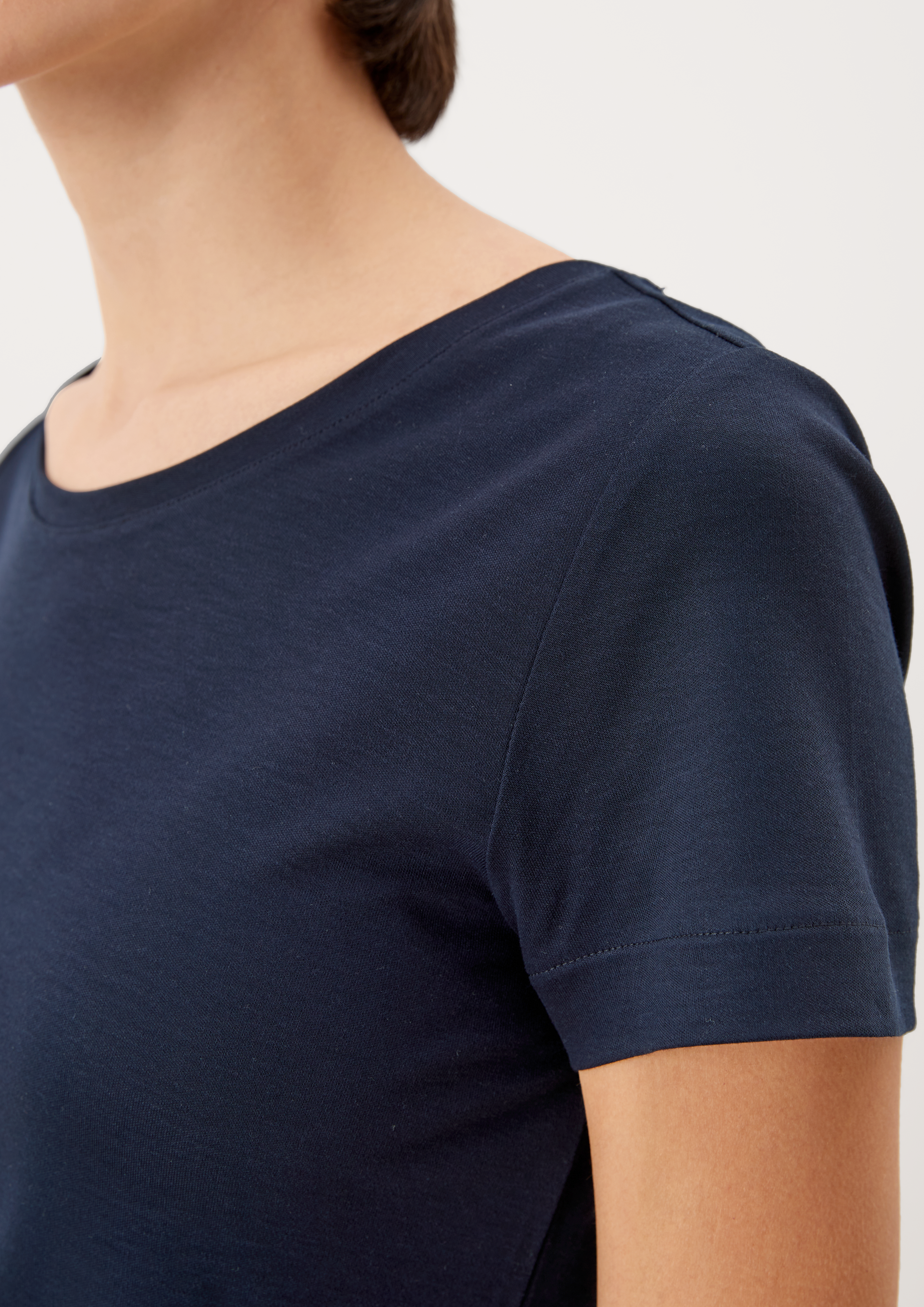 T-Shirt in 5959, 9999 & 0200