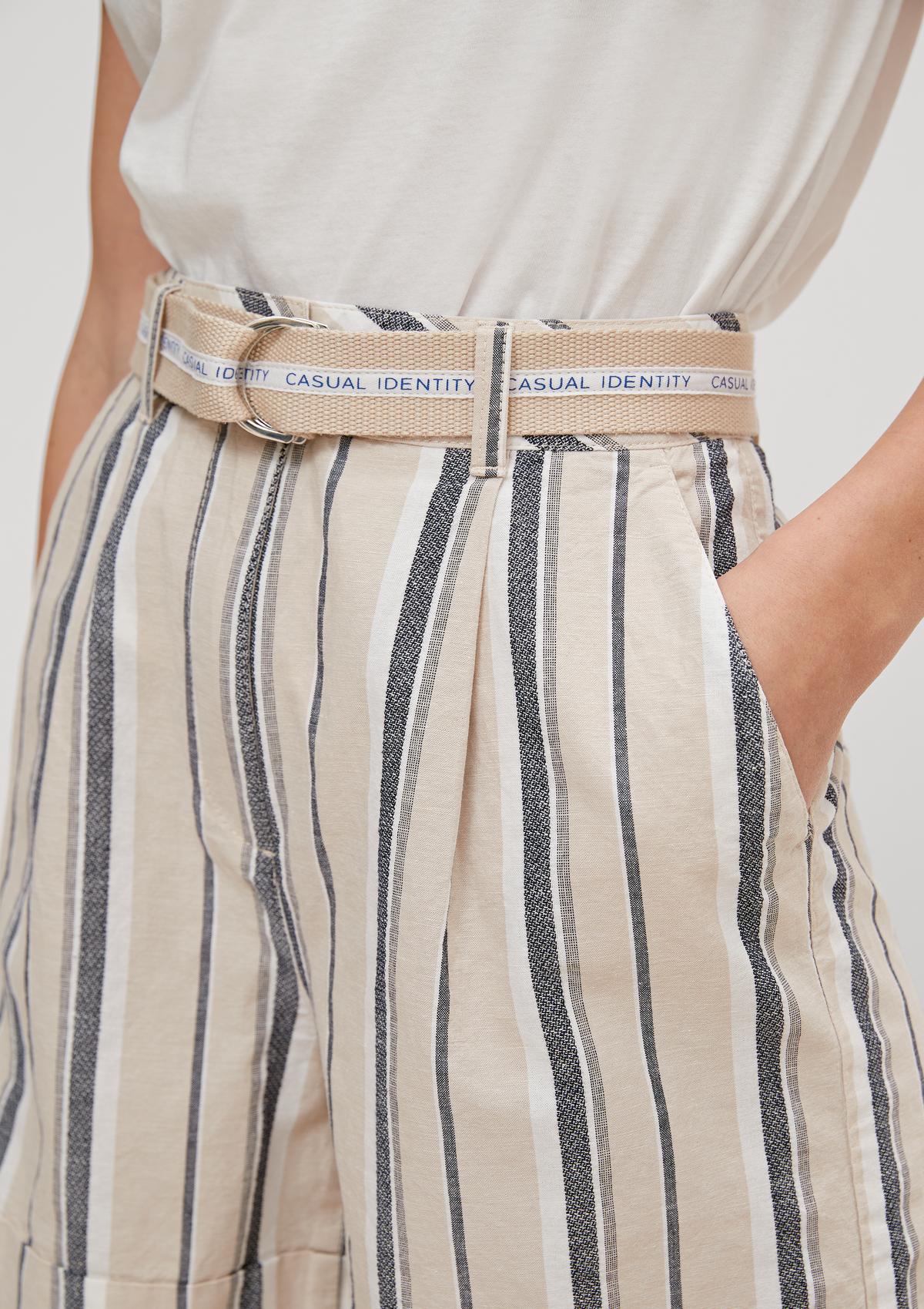 comma Regular fit: blended linen shorts with a belt